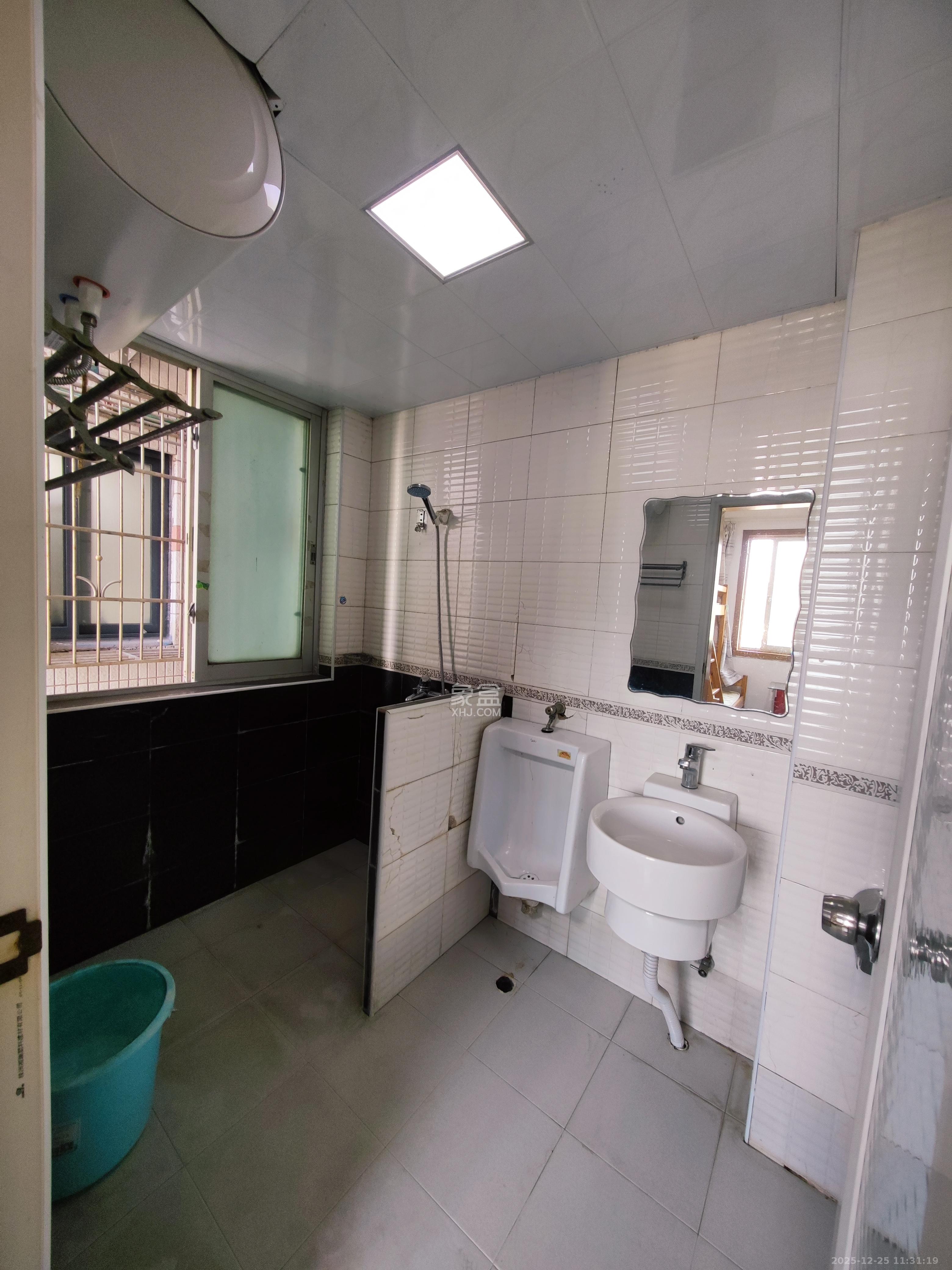 海东青大厦  4室2厅2卫    3200.0元/月室内图