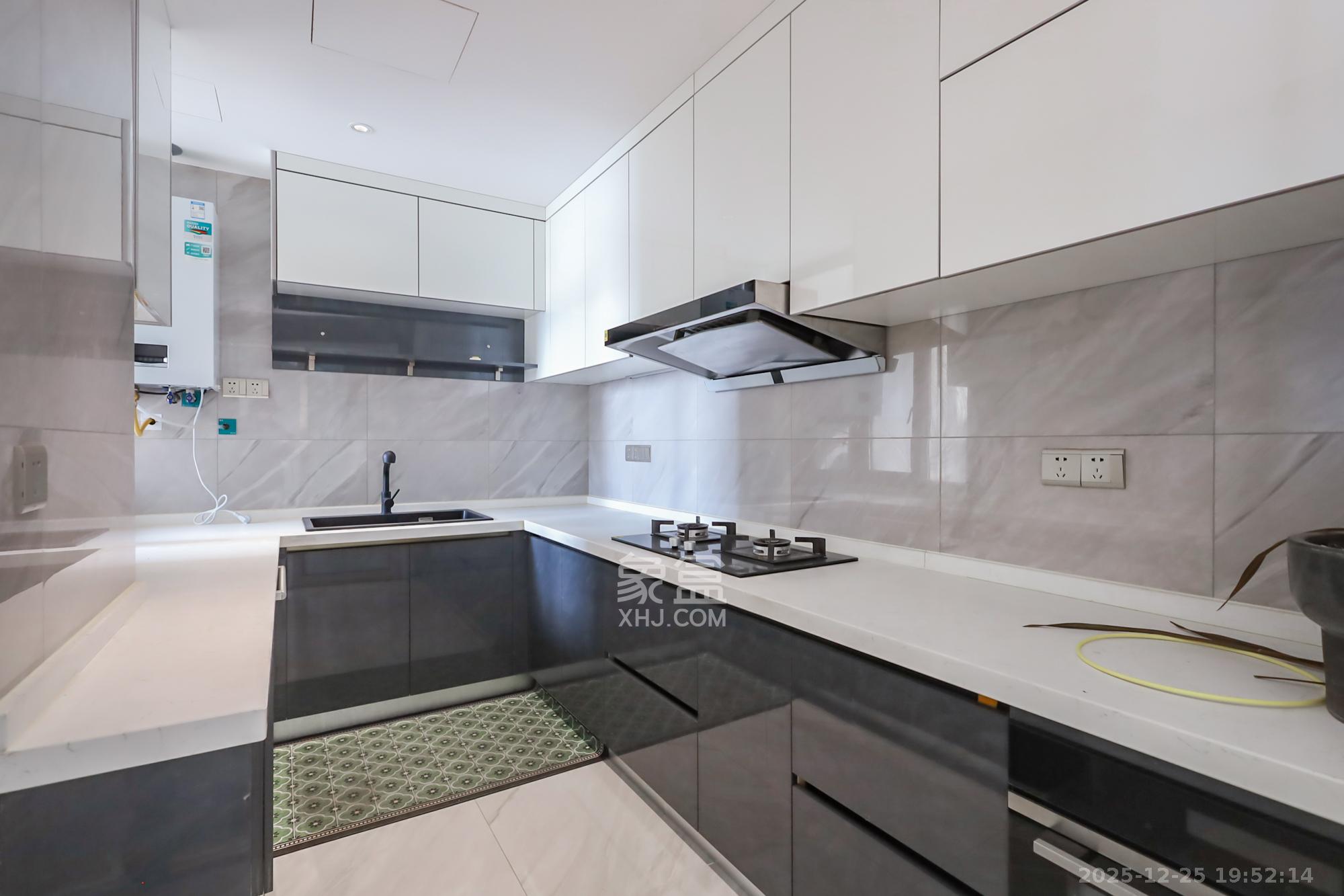 保利西海岸A区  4室2厅2卫    320.0万厨房