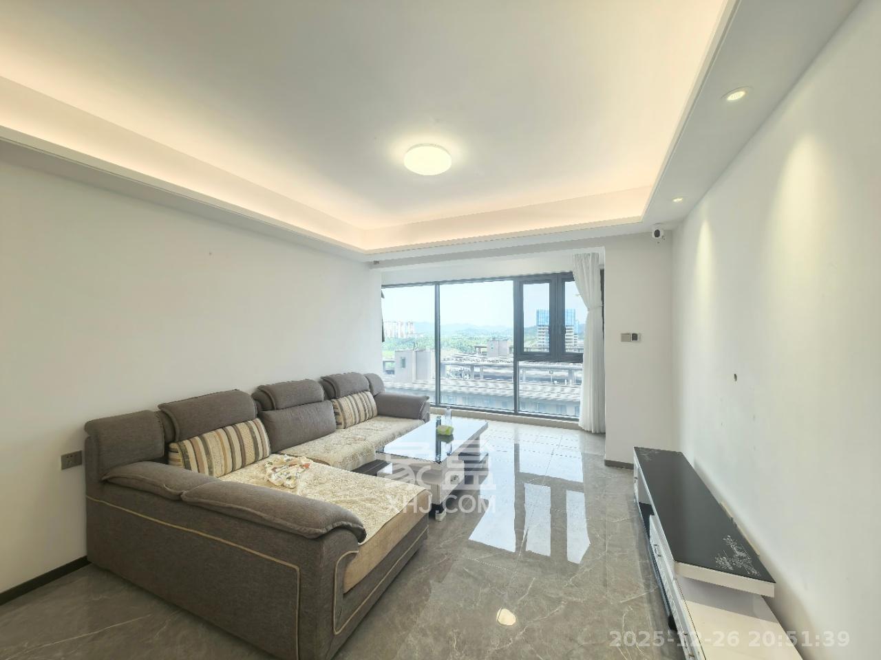 阳光城翡丽云邸  3室2厅2卫    2400.0元/月