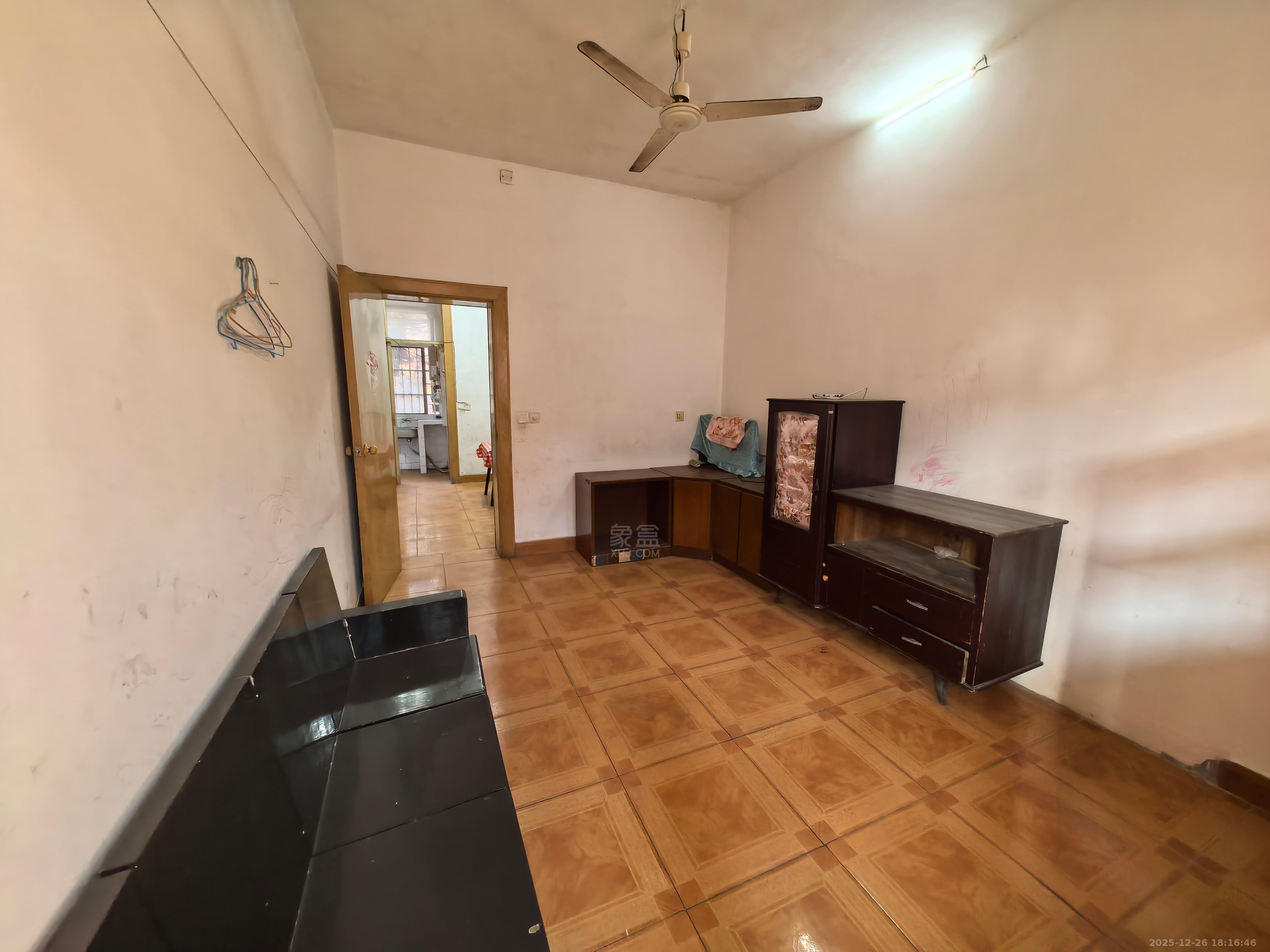 6415  2室1厅1卫    700.0元/月