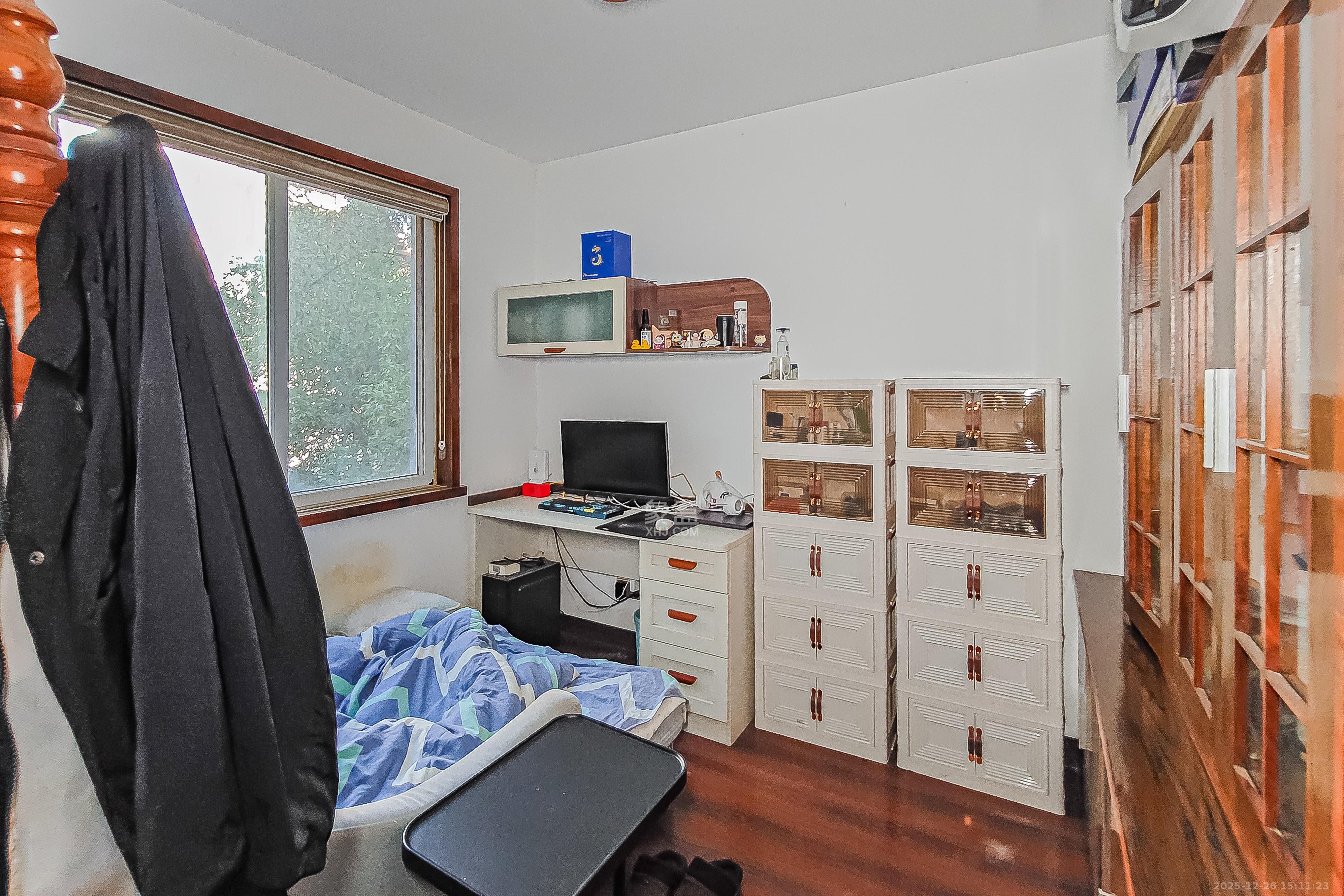 杏花园小区  3室2厅2卫    96.0万卧室