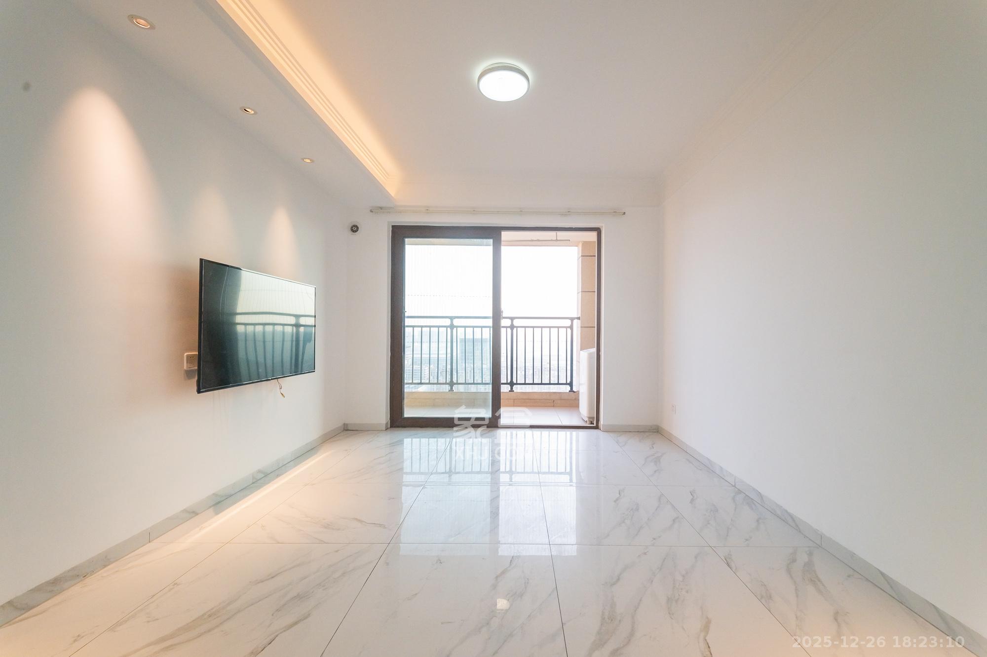 碧桂园中央花园  3室2厅2卫    75.0万