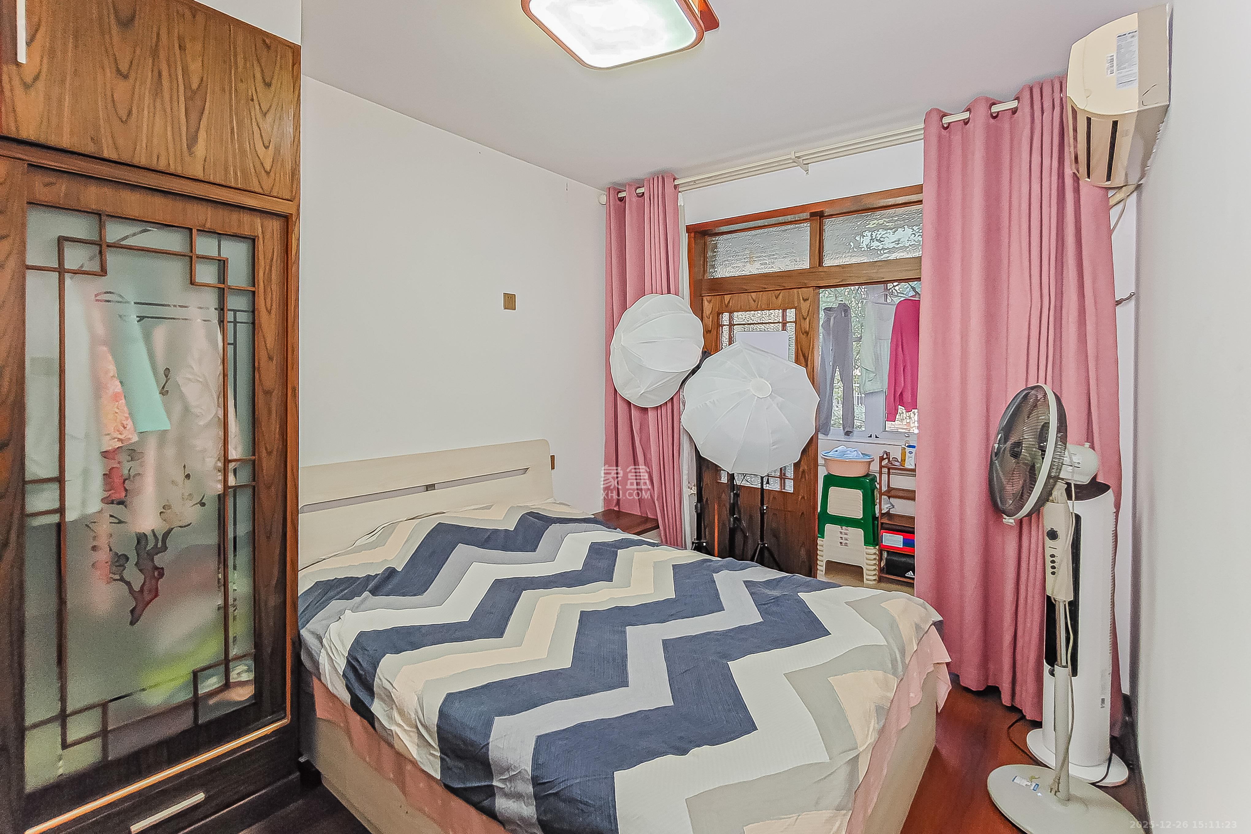 杏花园小区 3室2厅2卫 96.0万 杏花园小区 3室2厅2卫 96.0万卧室