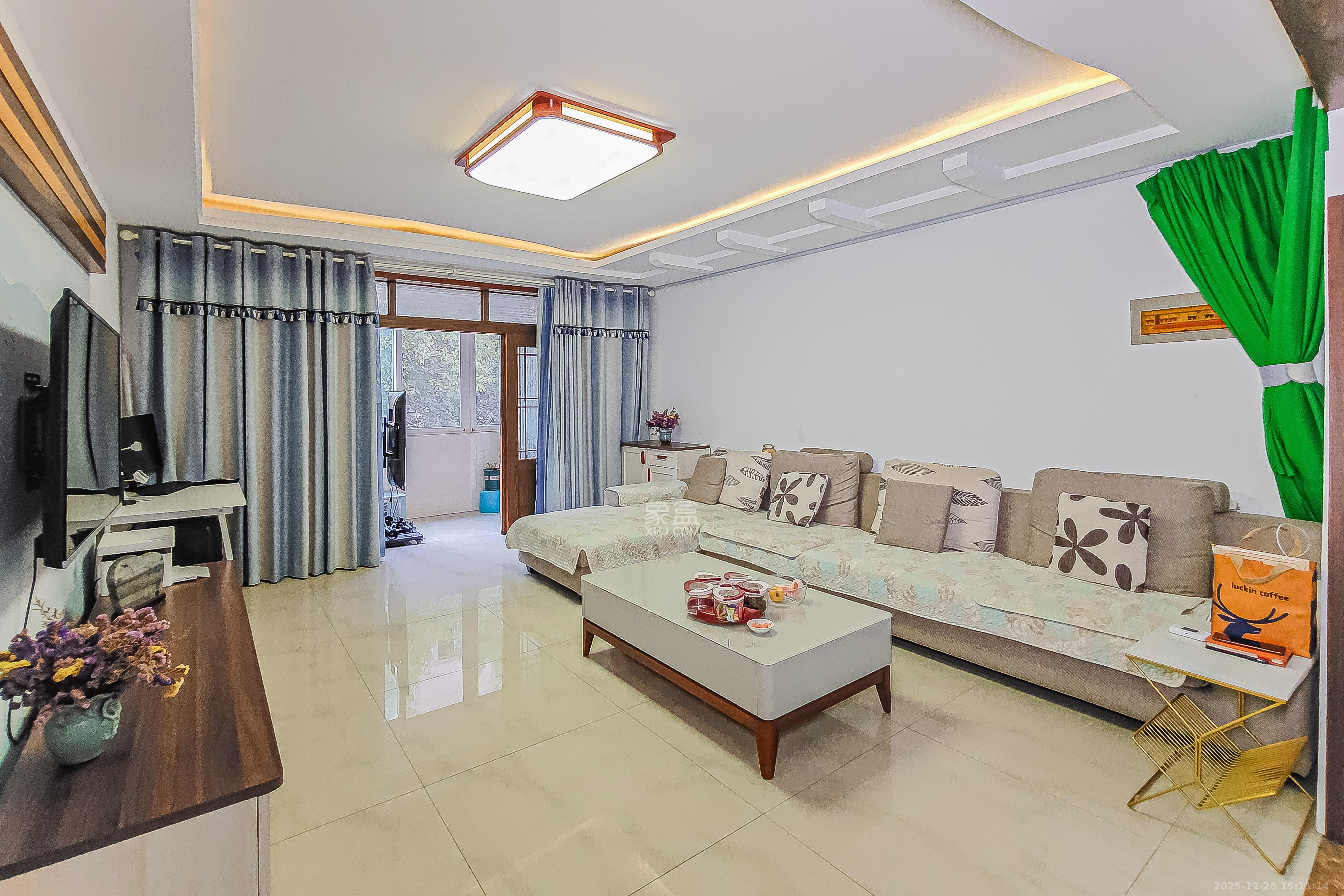 杏花园小区 3室2厅2卫 96.0万 杏花园小区 3室2厅2卫 96.0万客厅