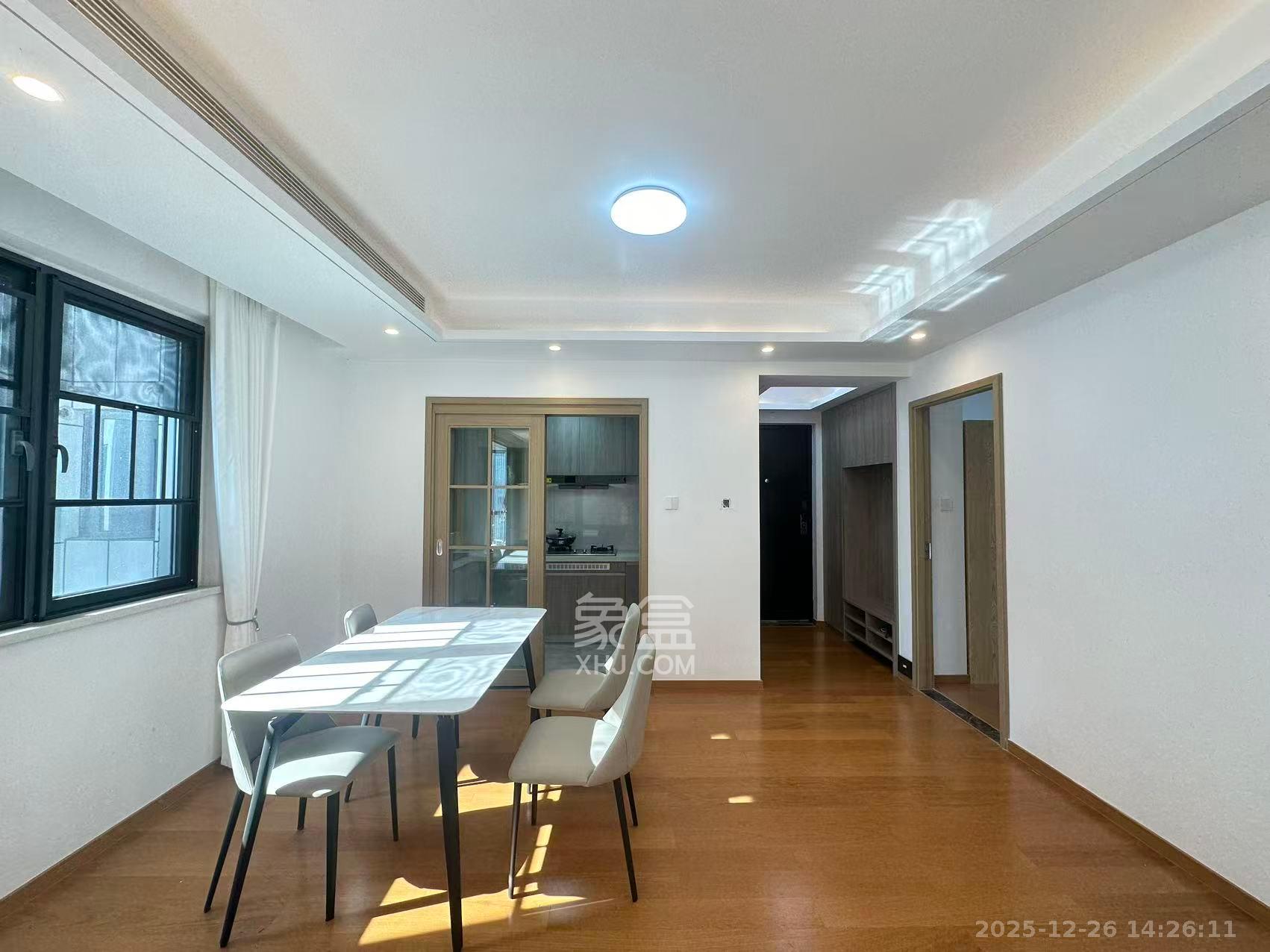 清控湖山雅居南区  4室2厅1卫    3200.0元/月