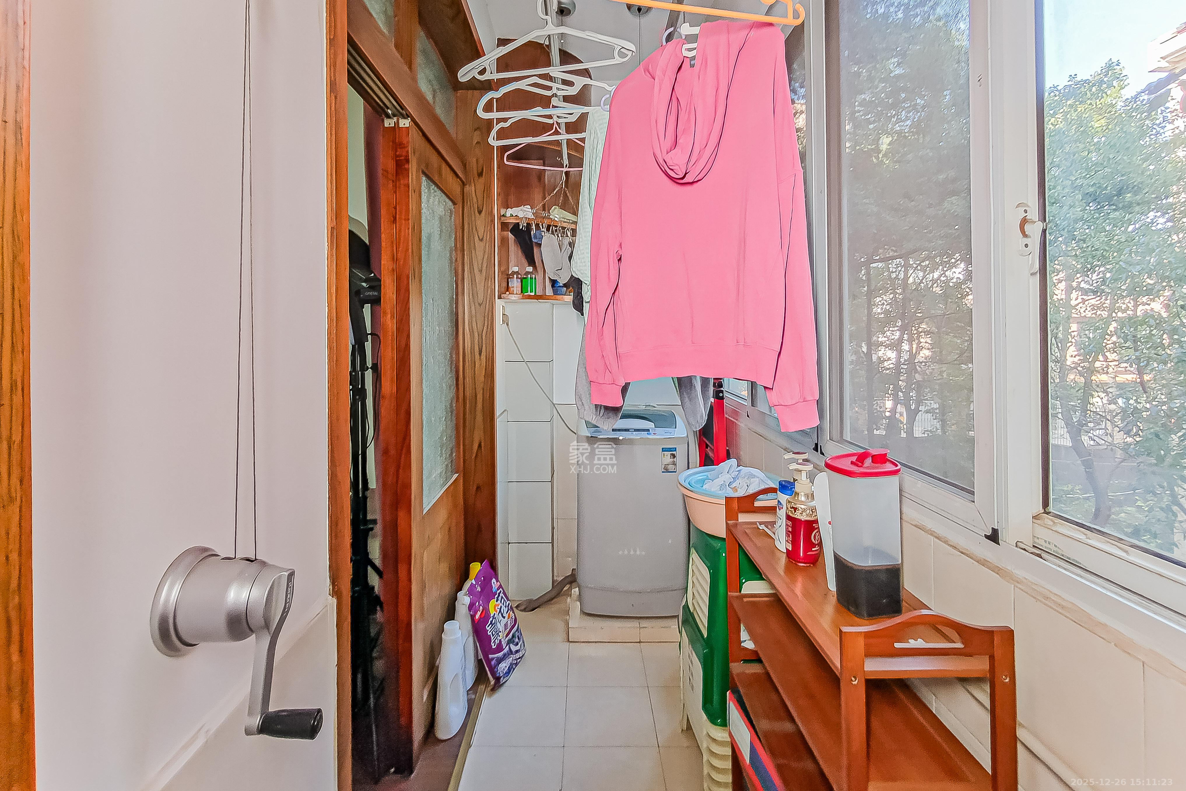 杏花园小区 3室2厅2卫 96.0万 杏花园小区 3室2厅2卫 96.0万阳台