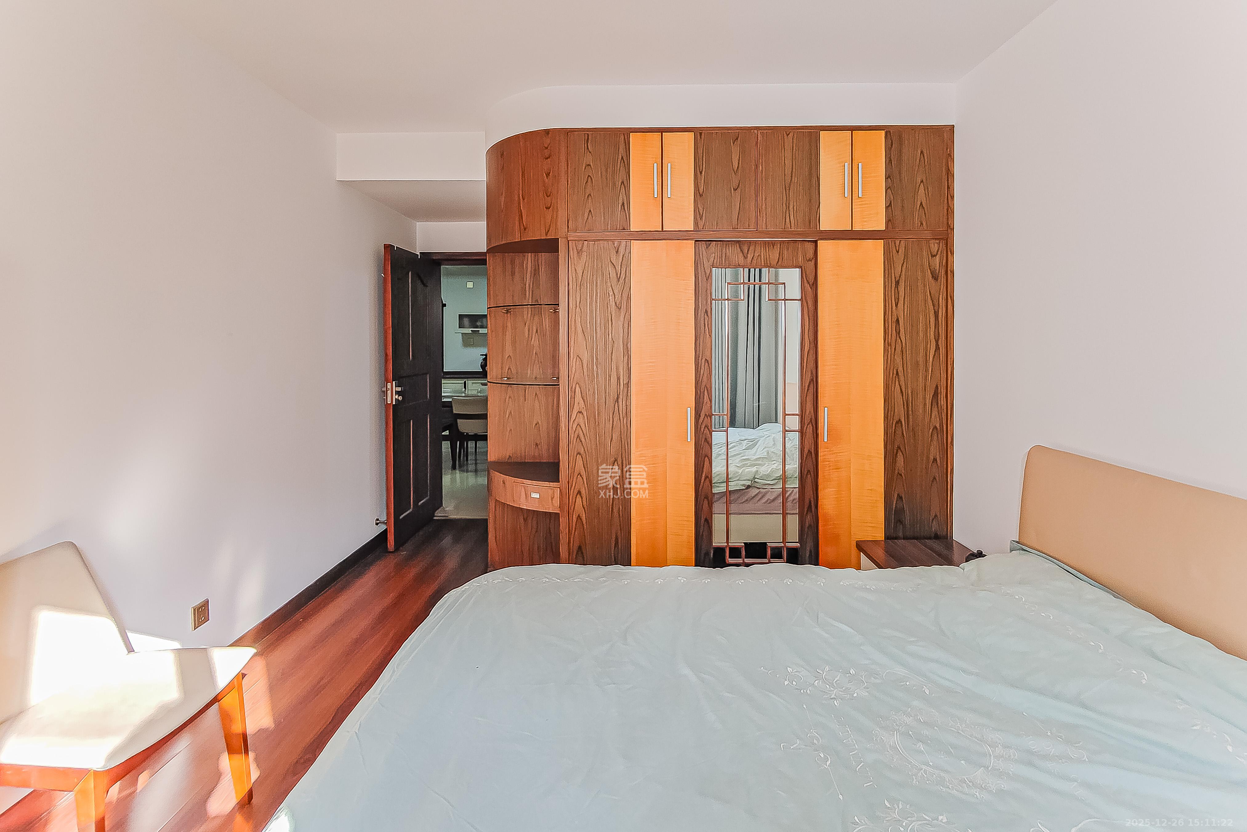 杏花园小区 3室2厅2卫 96.0万 杏花园小区 3室2厅2卫 96.0万卧室