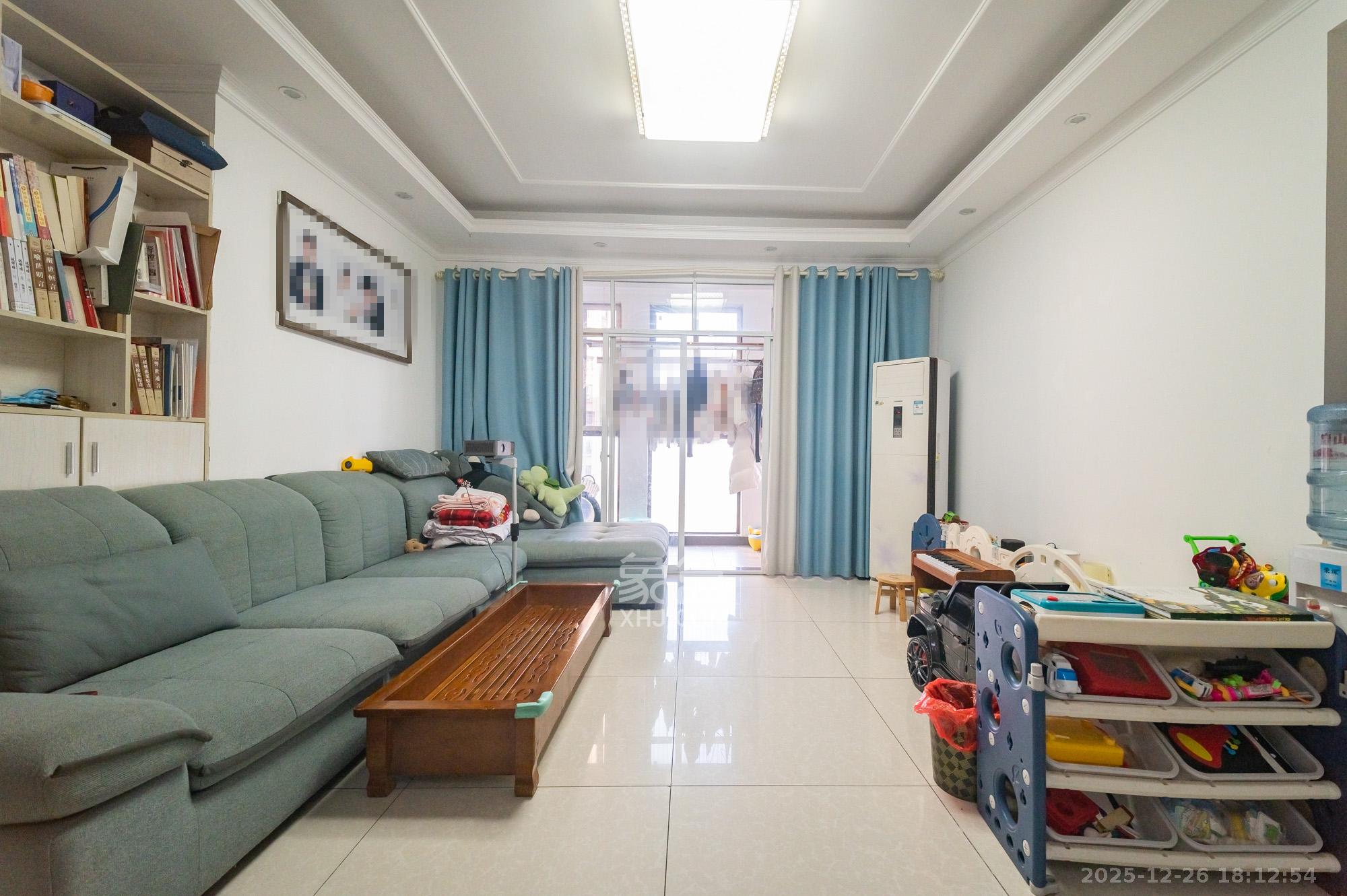 爱琴海岸  4室2厅2卫    82.0万