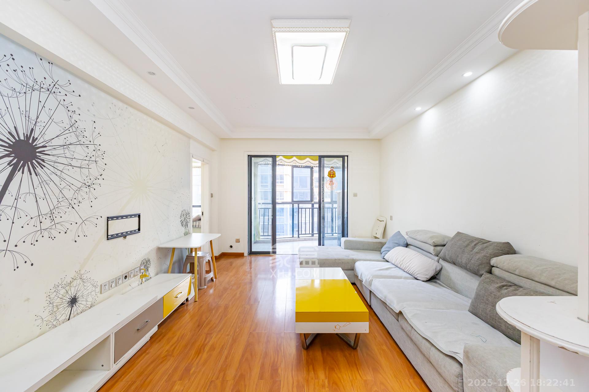 名家翡翠花园  3室2厅1卫    64.0万