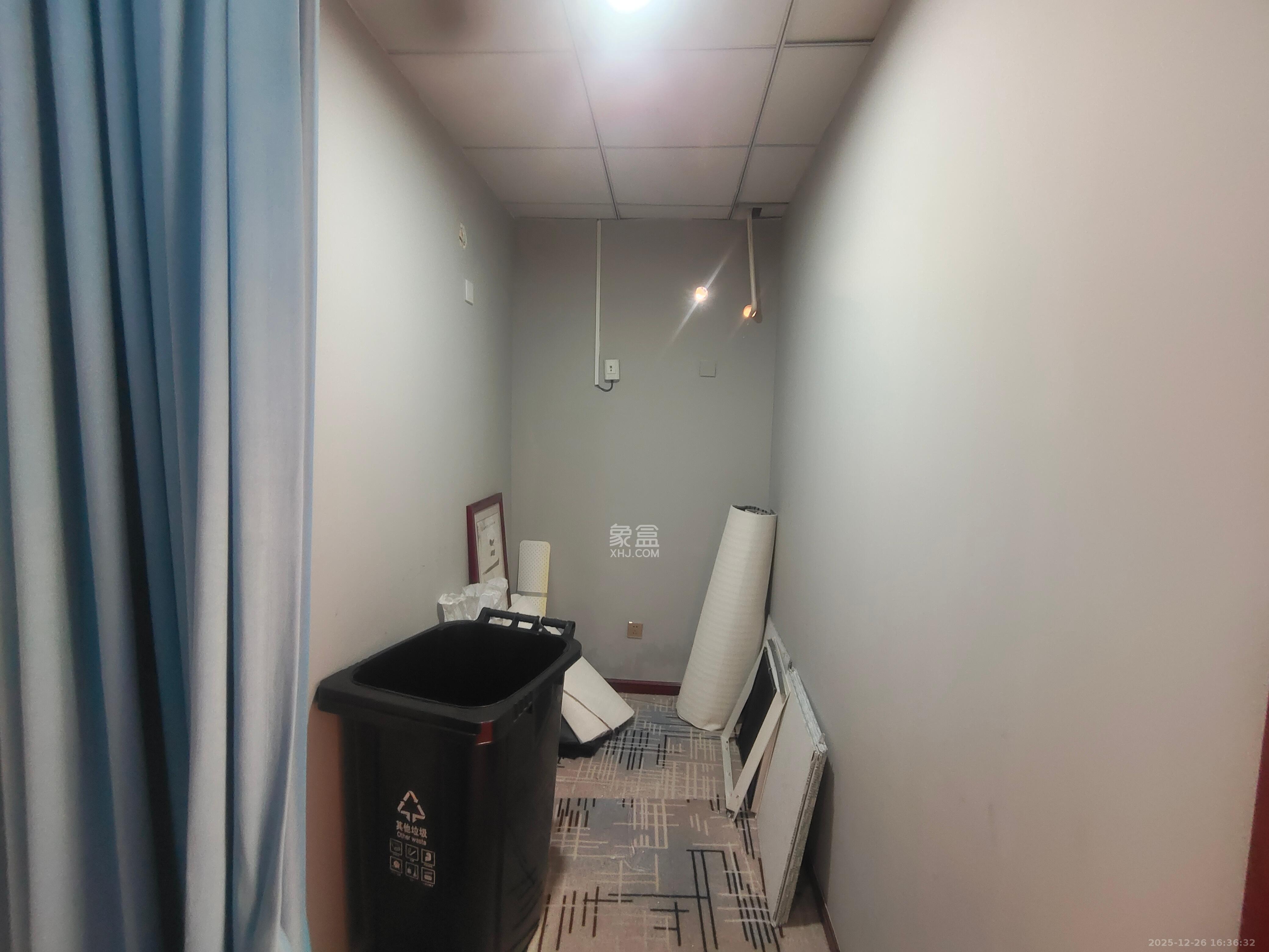 奥克斯缔壹城   260.0㎡      8000.0元/月室内图