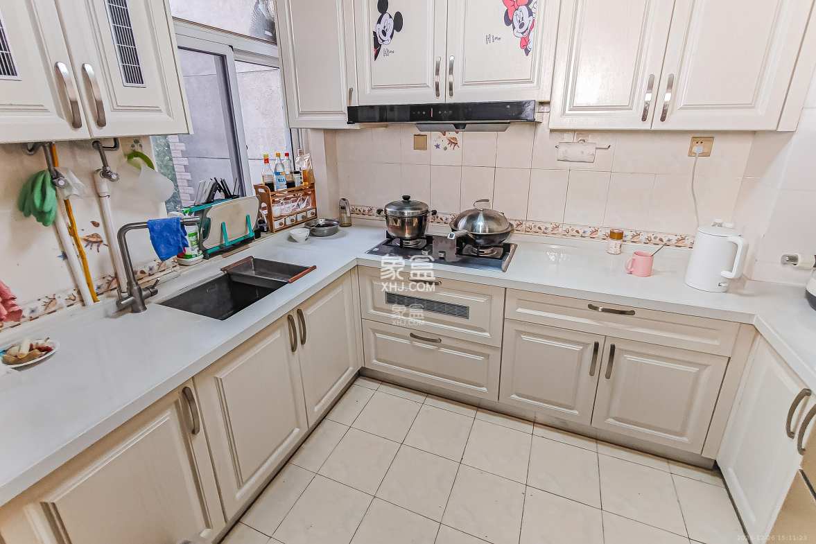 杏花园小区 3室2厅2卫 96.0万 杏花园小区 3室2厅2卫 96.0万厨房