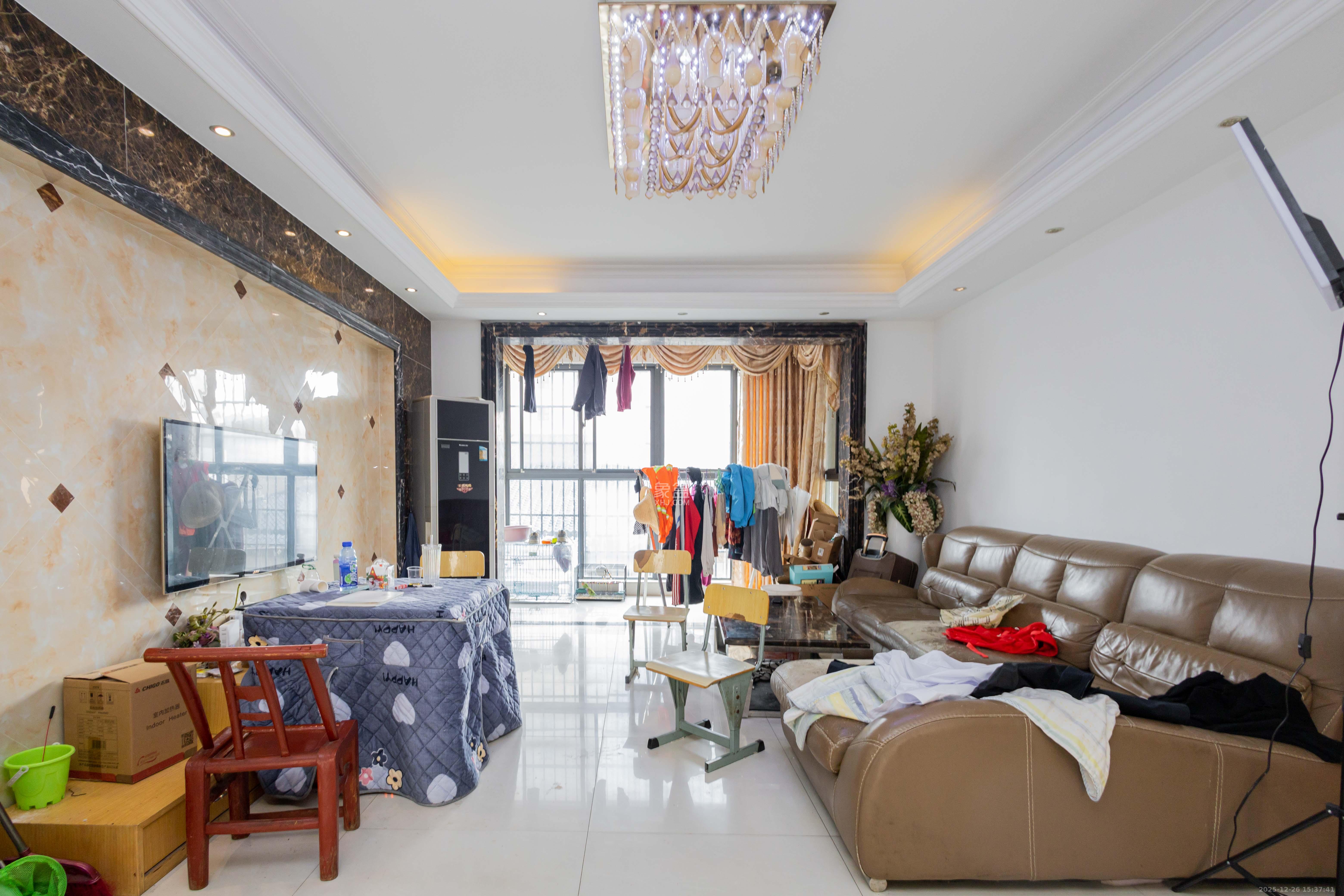 辉煌国际城一期  5室2厅1卫    136.0万