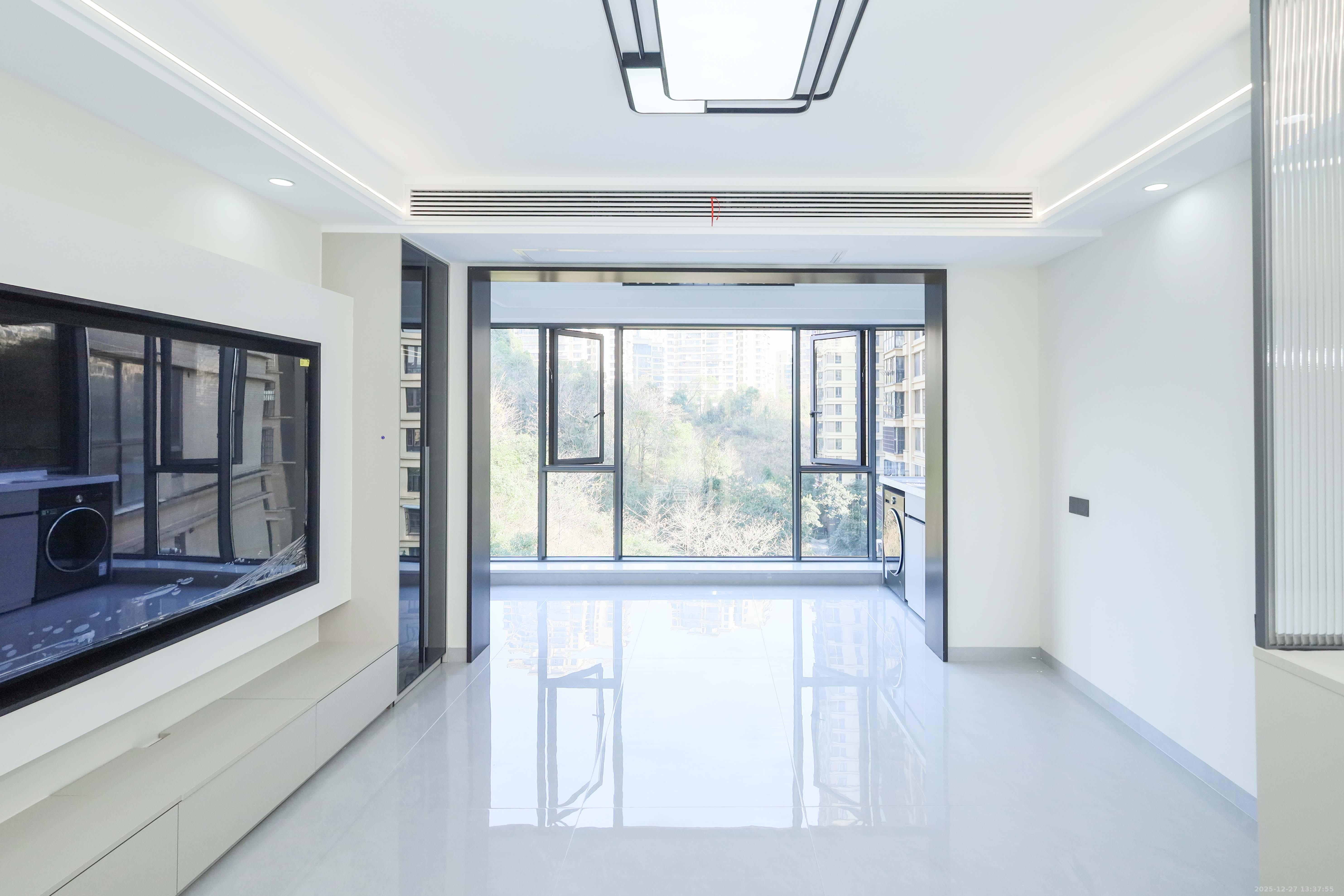 保利麓谷林语F区  3室2厅2卫    112.0万