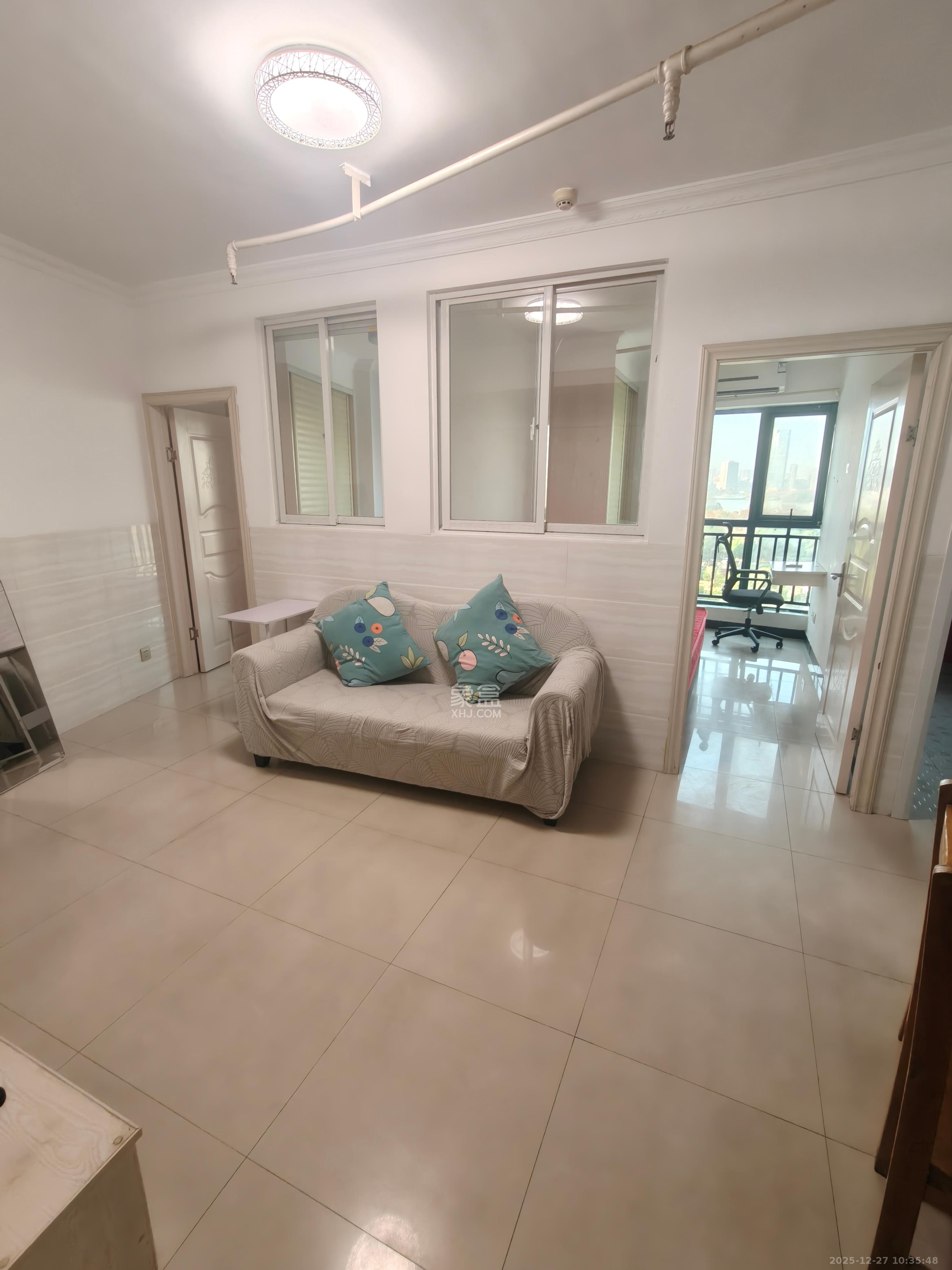 湖韵佳苑  1室1厅1卫    1700.0元/月