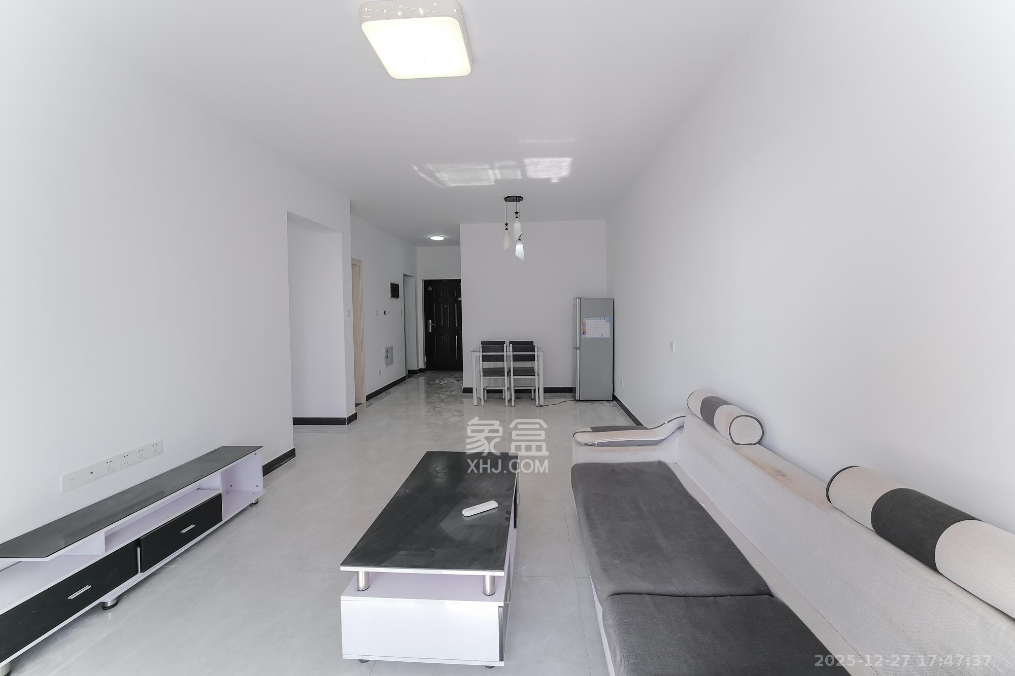 保利香槟国际  2室2厅1卫    54.0万