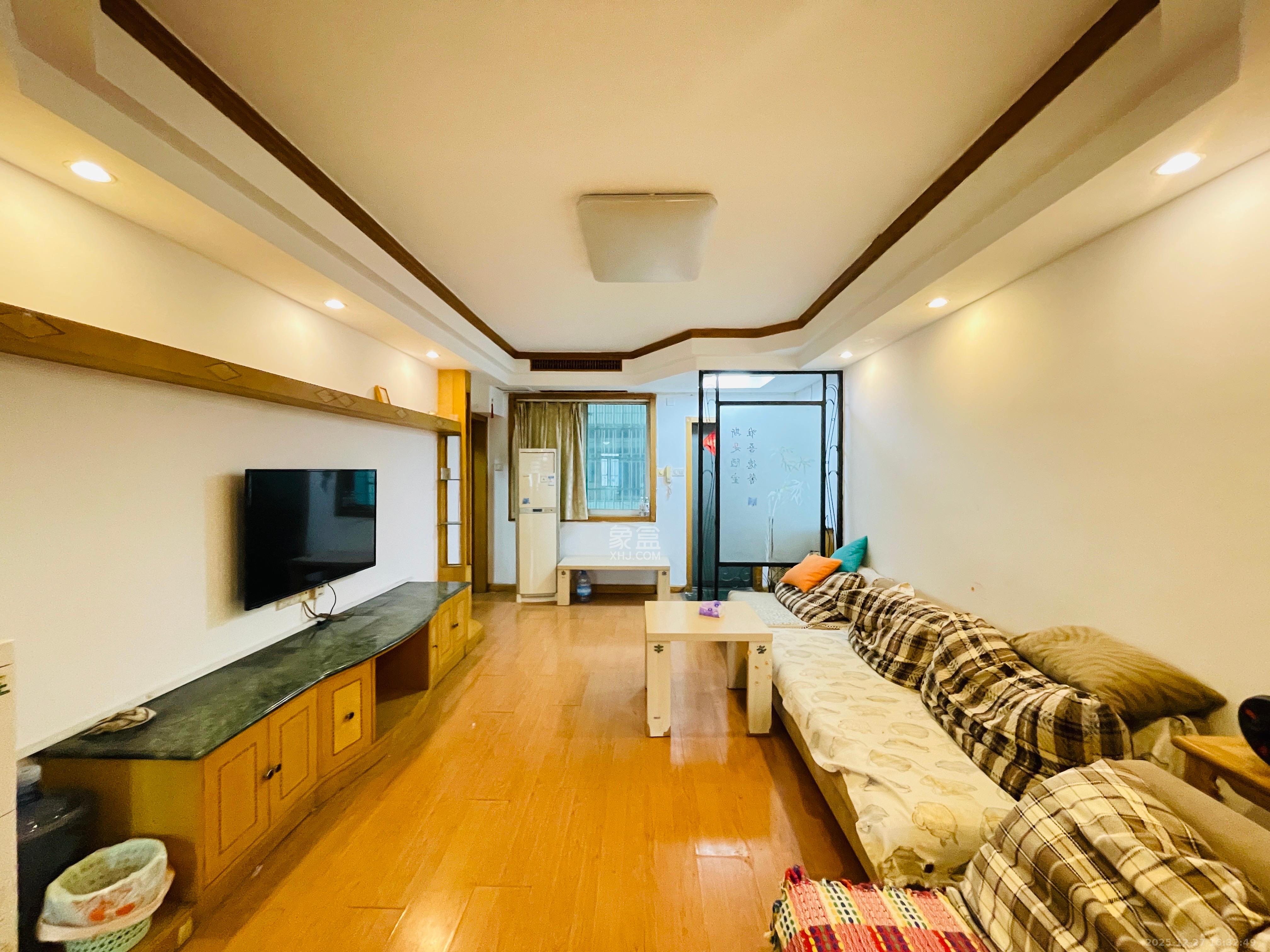 建工集团单位房  4室2厅2卫    90.0万