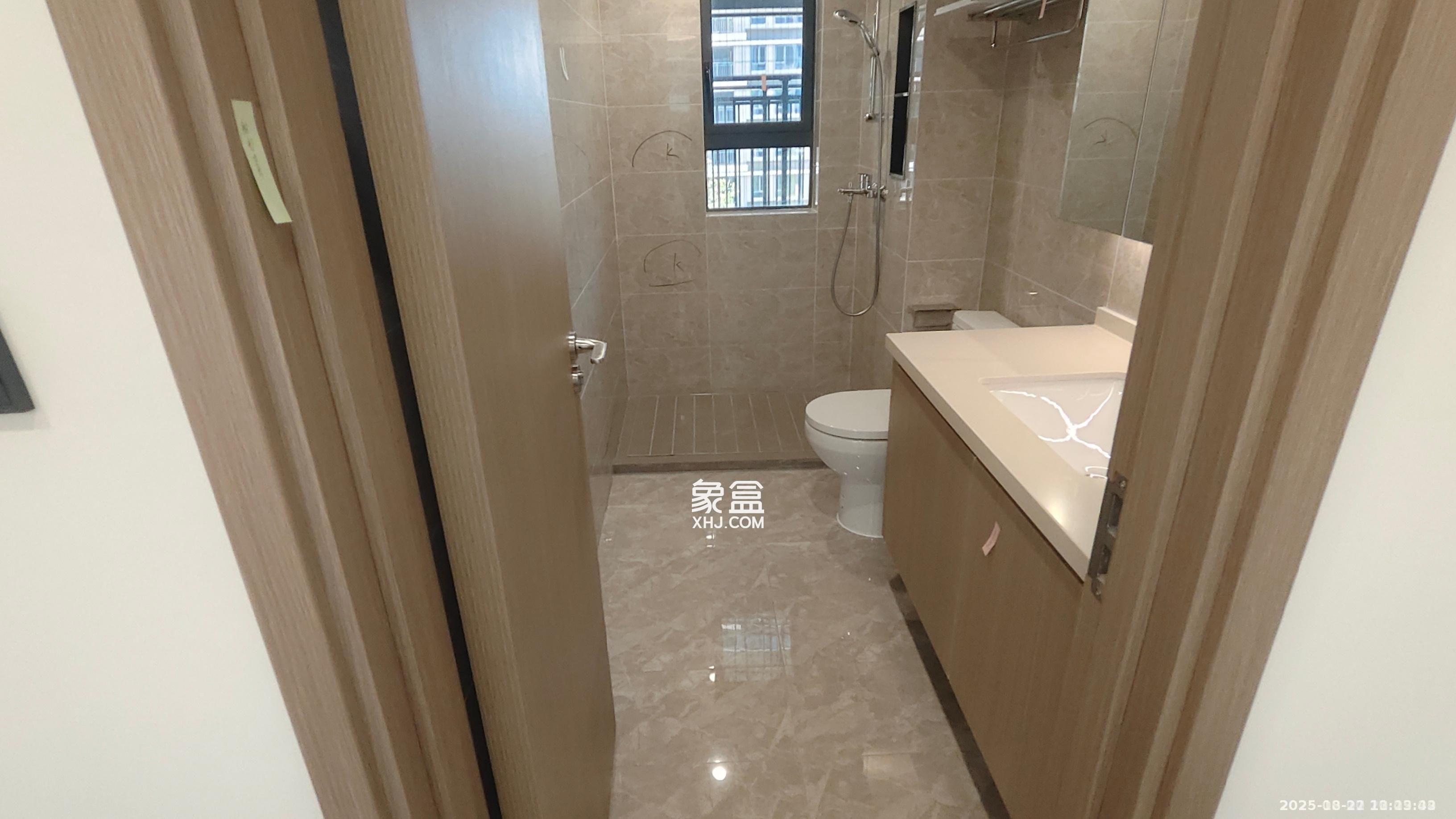 德奥上河城章  4室2厅2卫    4500.0元/月