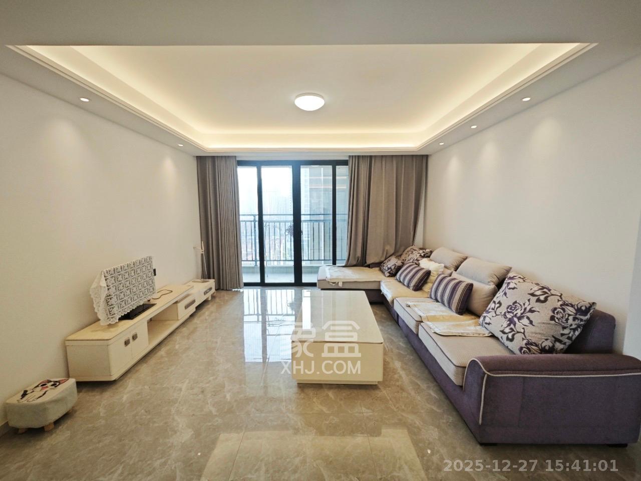 万科金色梦想A区  4室2厅2卫    3200.0元/月