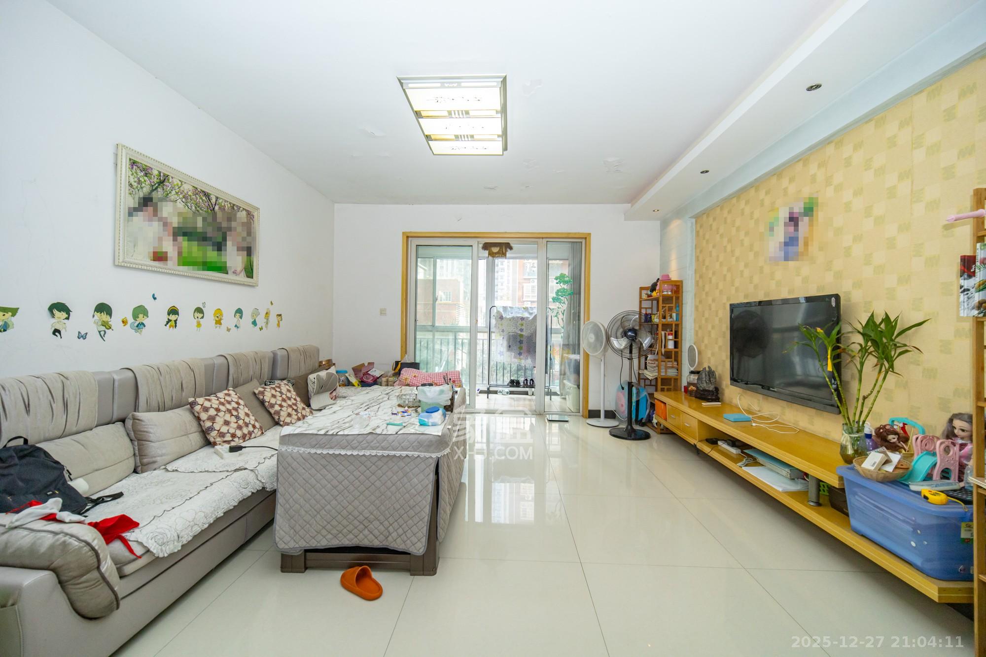 彩都公寓  3室2厅2卫    70.0万