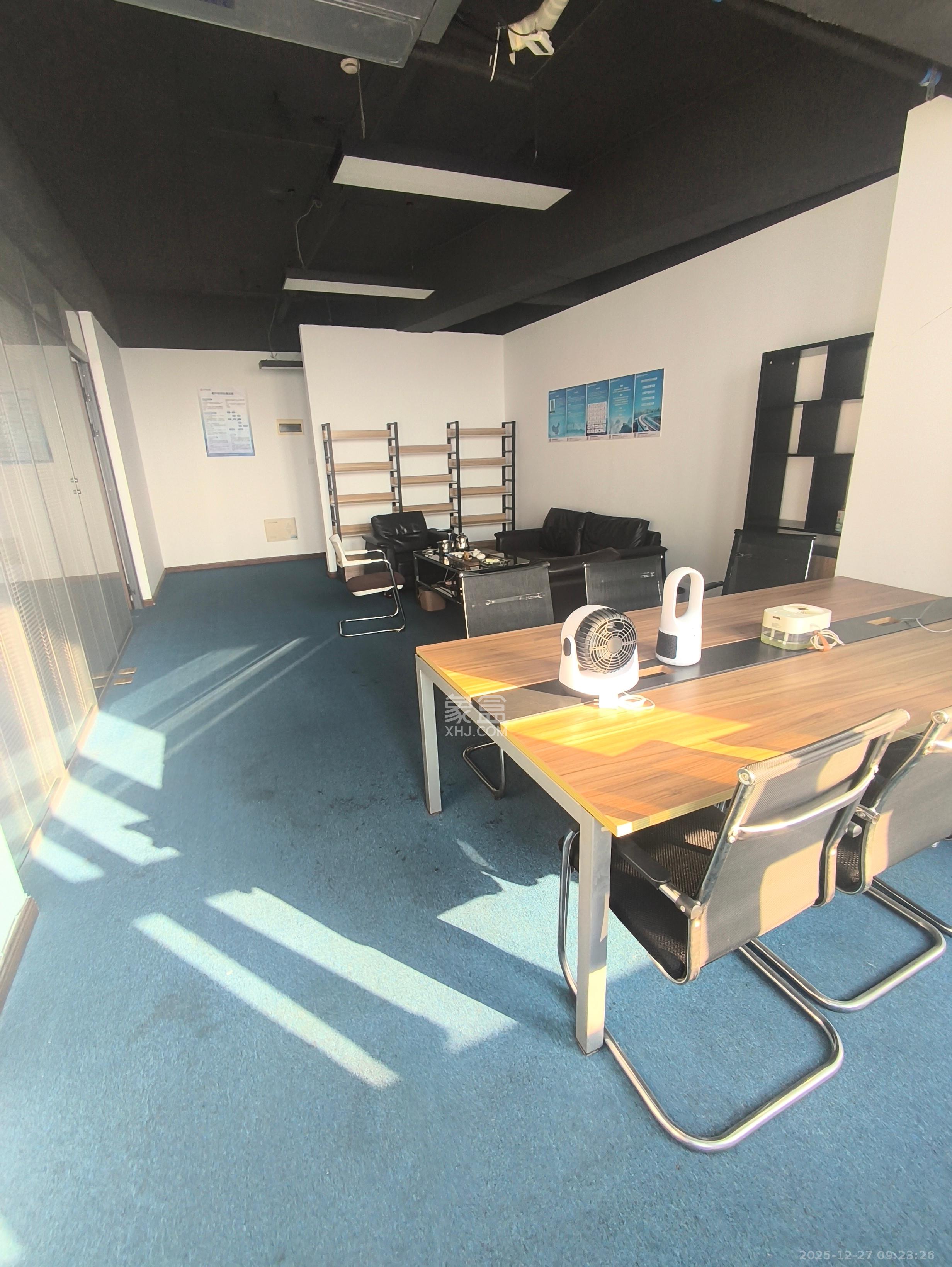 万达写字楼   60.0㎡      2200.0元/月室内图