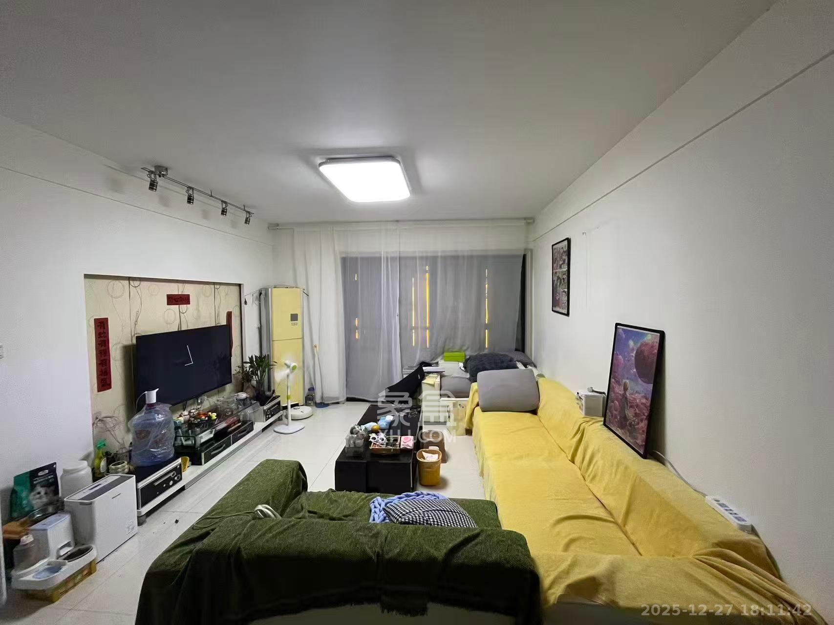 美林银谷  3室2厅2卫    2900.0元/月