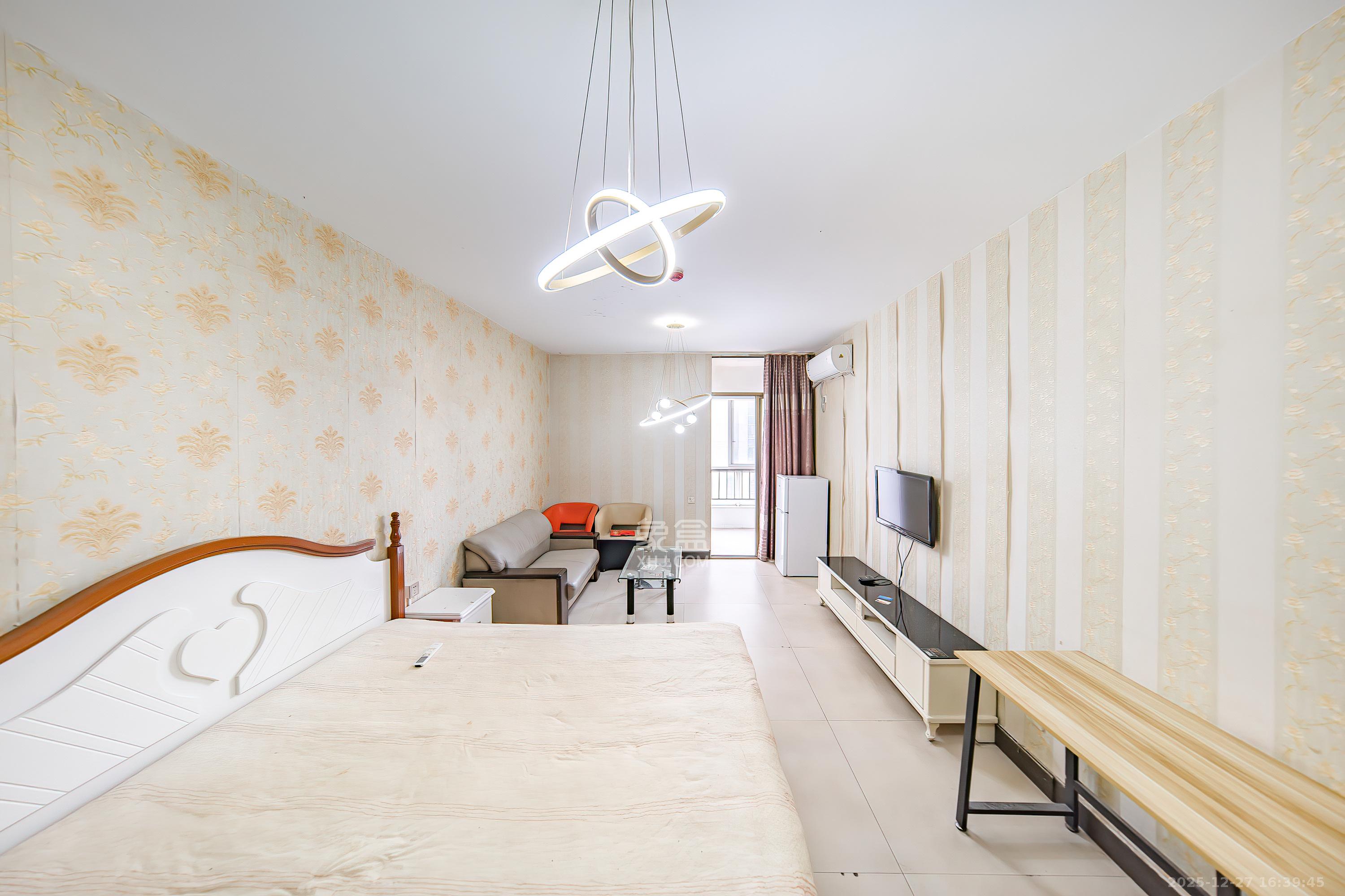 伍家岭生活广场  1室1厅1卫    26.0万