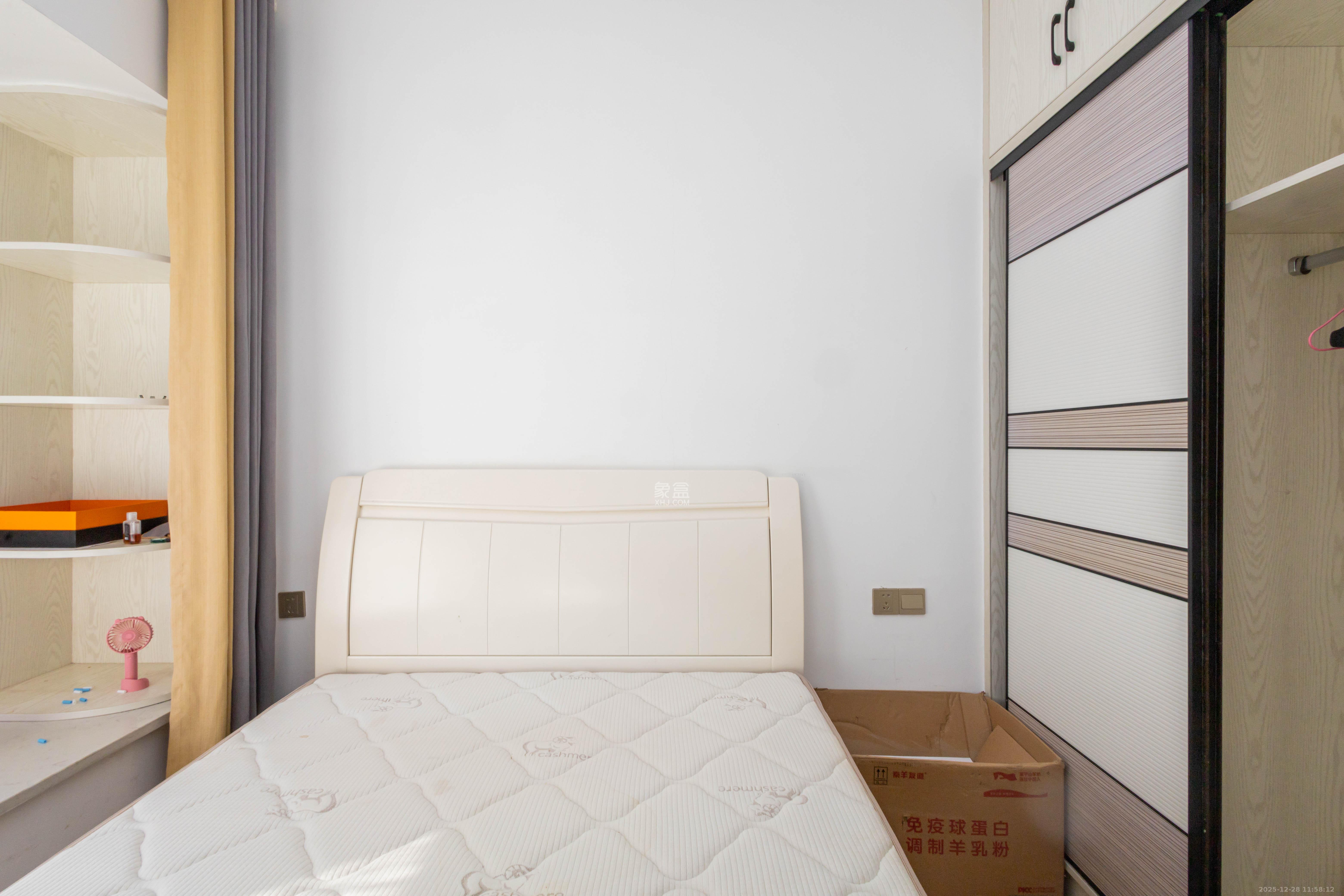 金科天悦(金科美邻汇) 3室1厅1卫 65.0万 金科天悦(金科美邻汇) 3室1厅1卫 65.0万卧室