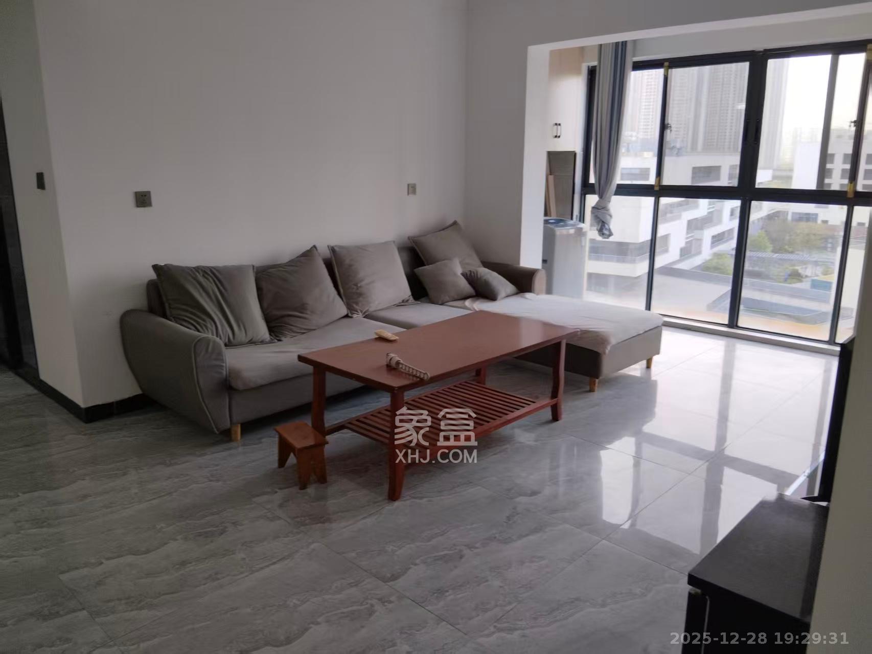 星城新宇川河苑  3室2厅1卫    1800.0元/月