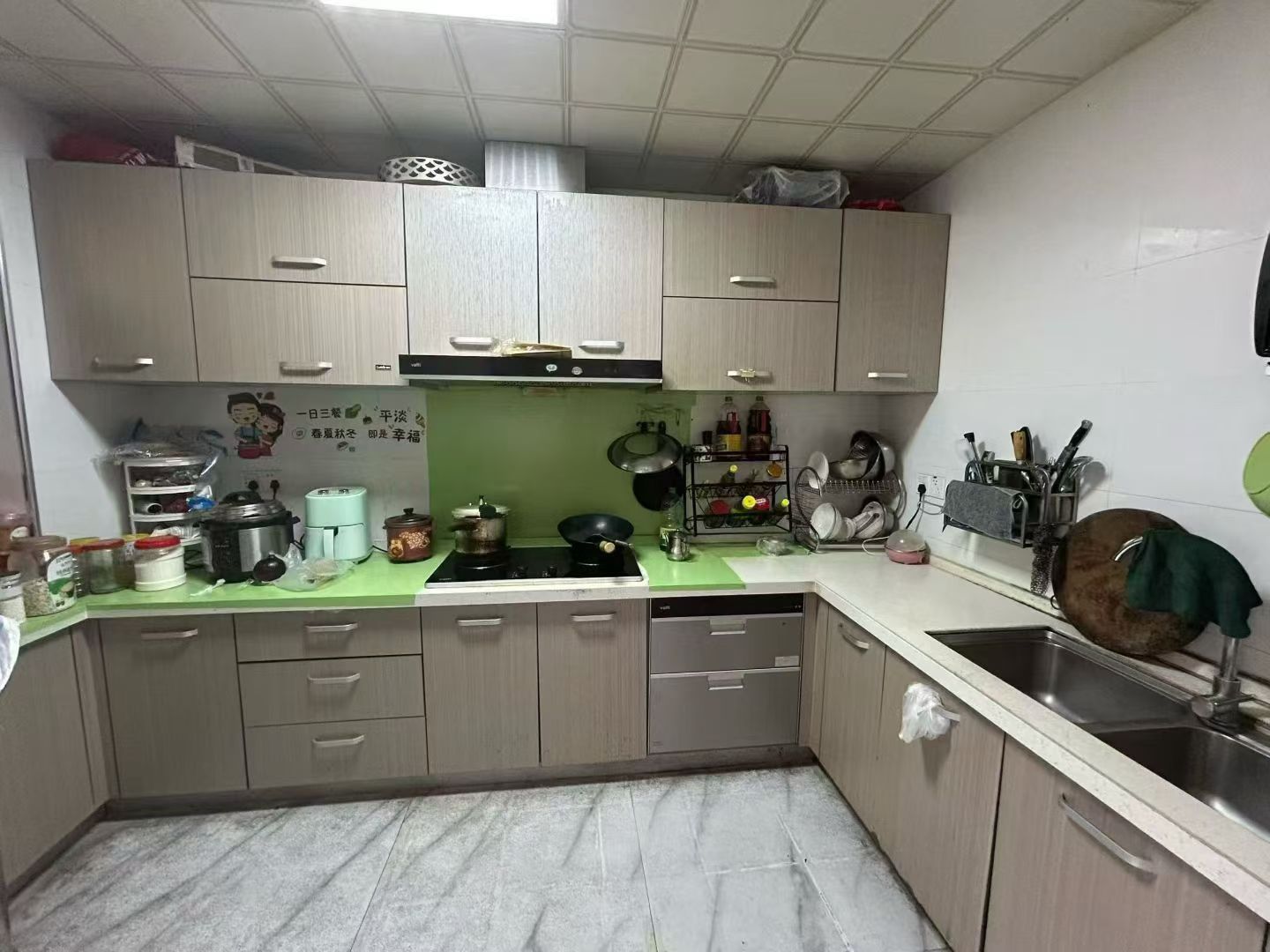 早元大市场  1室0厅0卫    800.0元/月