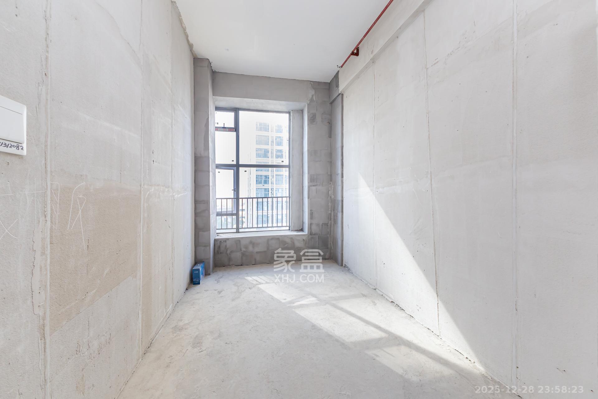 信诚湘江揽月（至善美景大厦）  1室1厅1卫    22.8万