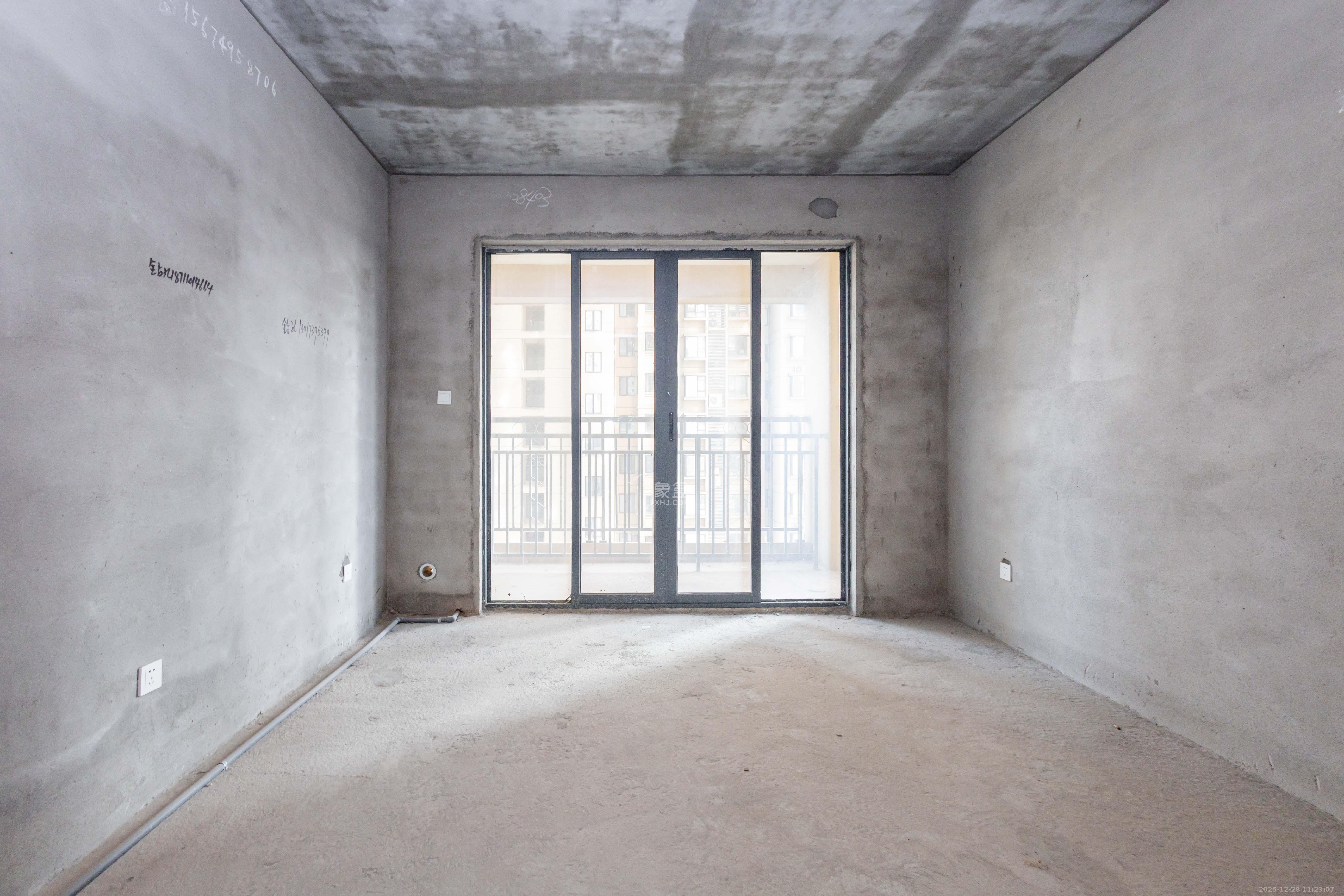 爵世名邸东湖（东湖壹号企业总部基地）  3室2厅1卫    72.0万