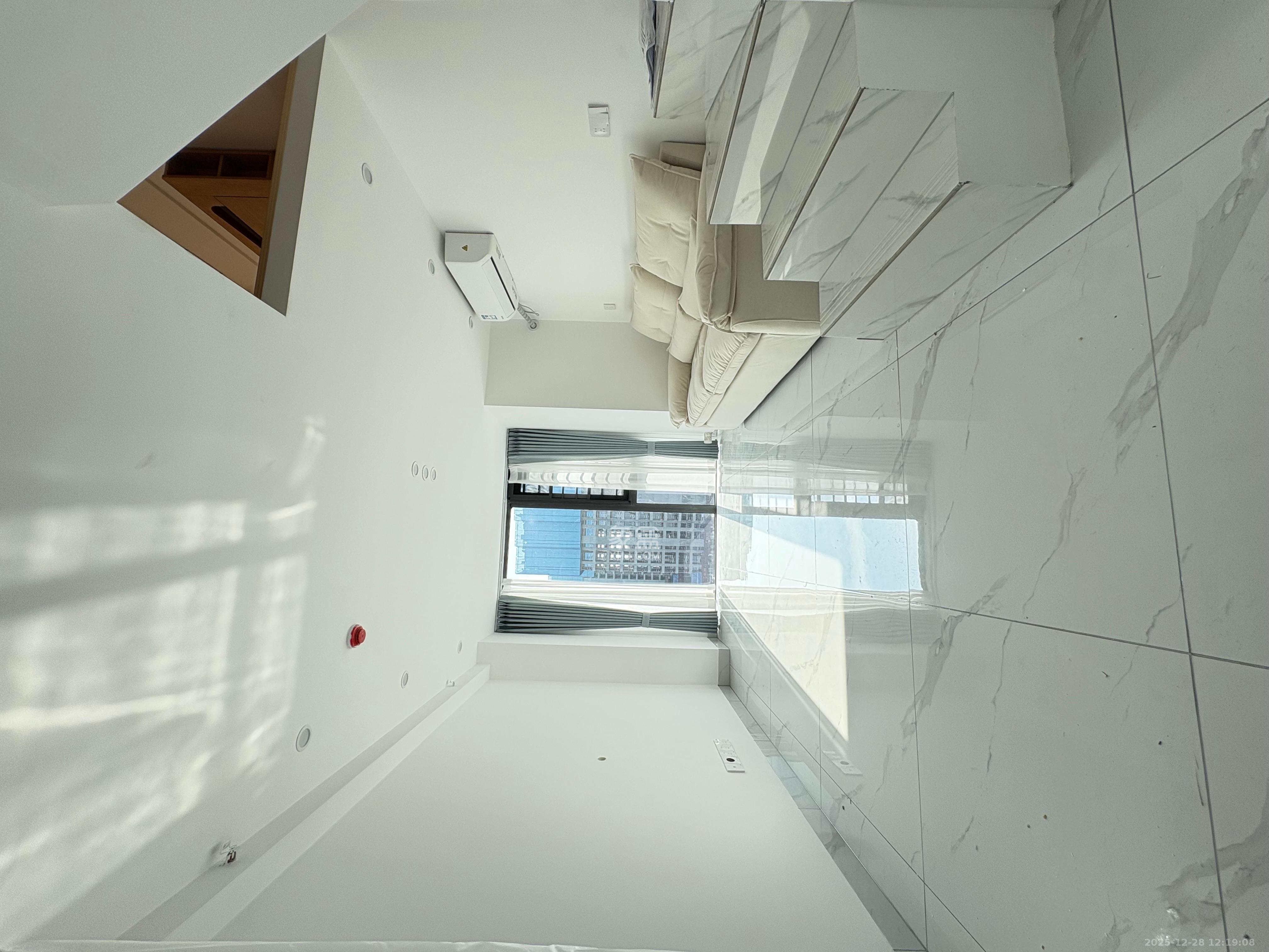 卓越洋湖晴翠  1室1厅1卫    2000.0元/月