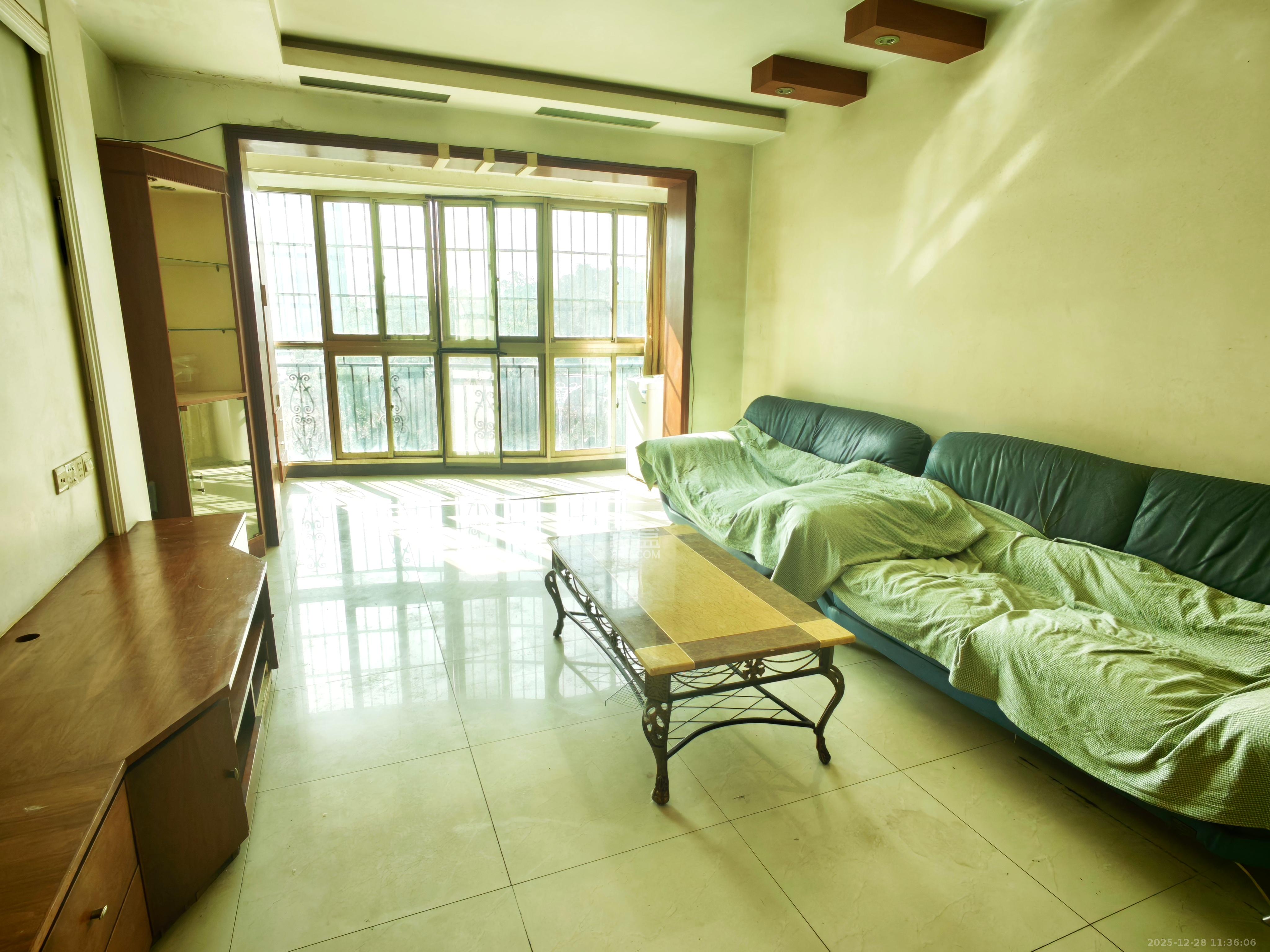 恩瑞麓山名园（龙王港小区）  2室2厅1卫    1800.0元/月