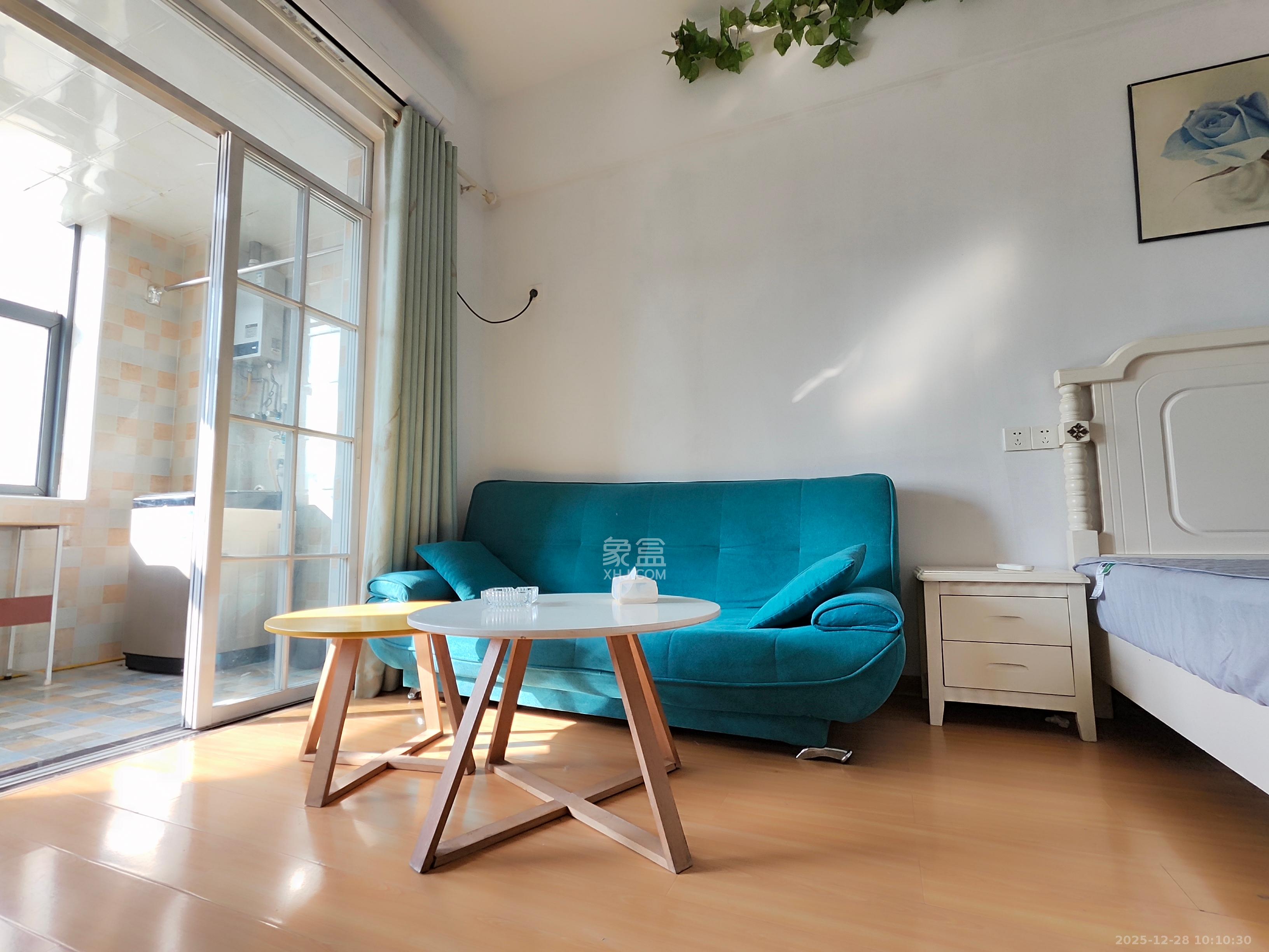 江南华府  1室1厅1卫    1500.0元/月