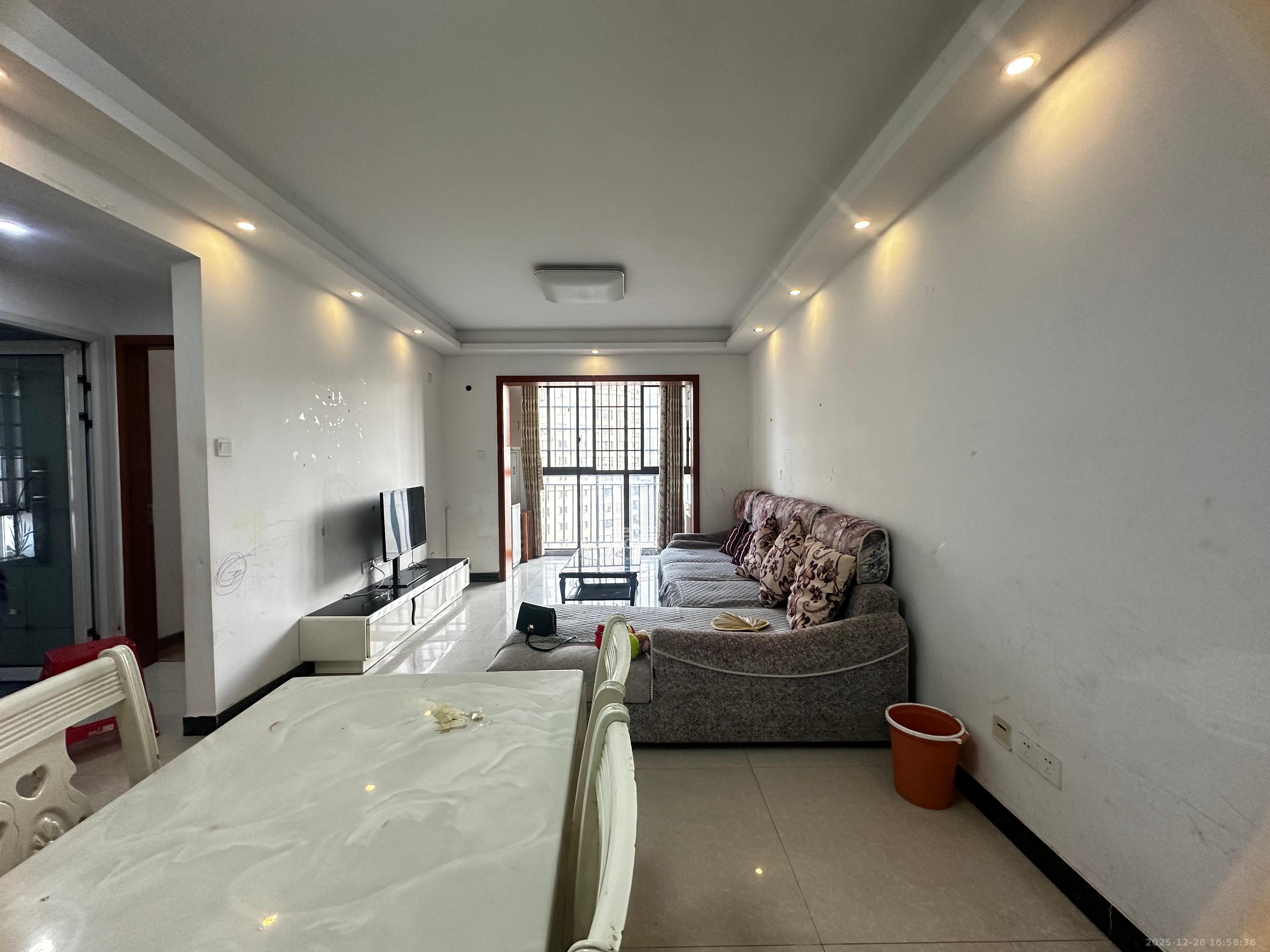 华润橡树湾  2室2厅1卫    1800.0元/月