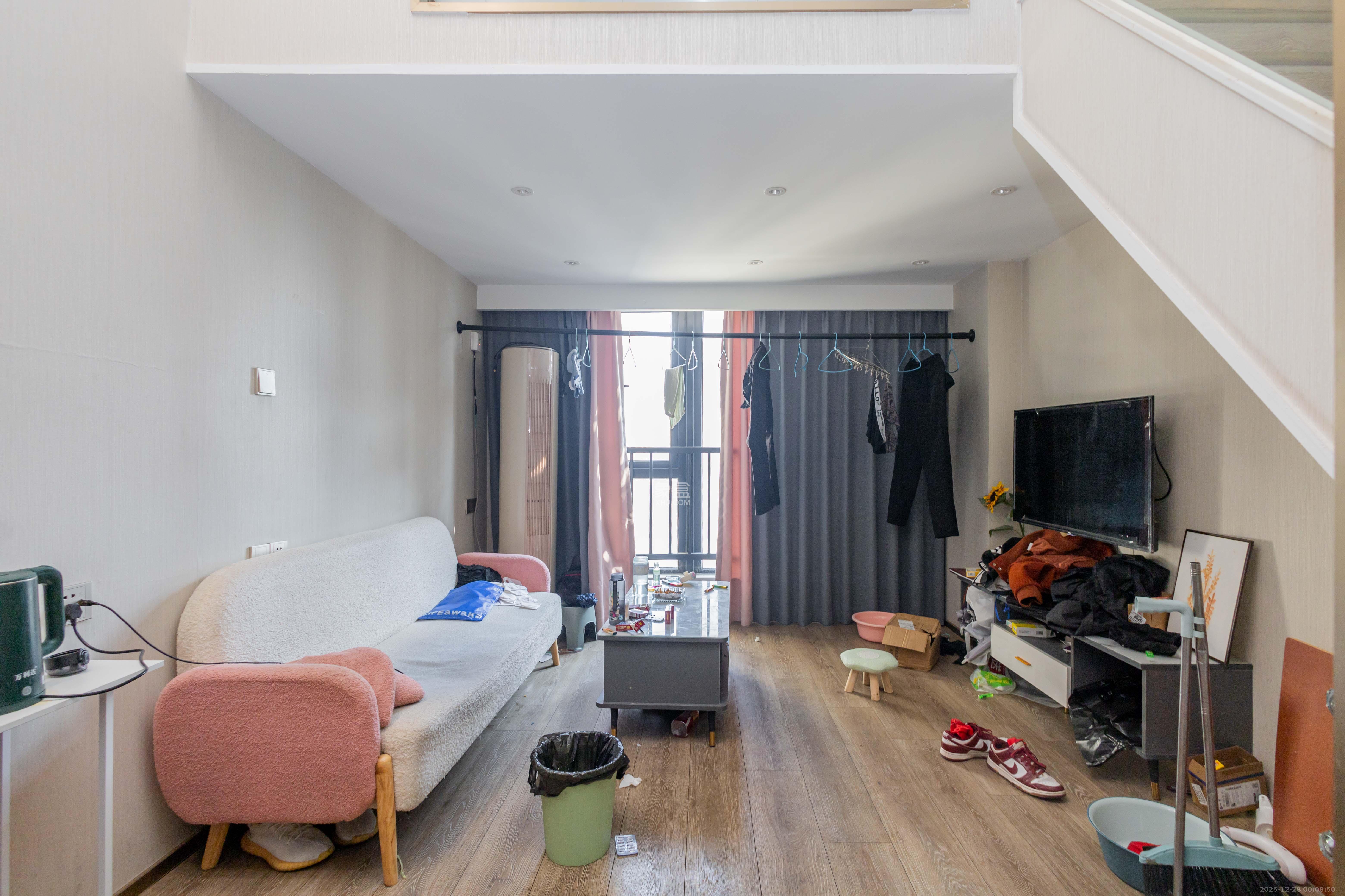 华远海蓝郡  2室2厅1卫    17.8万