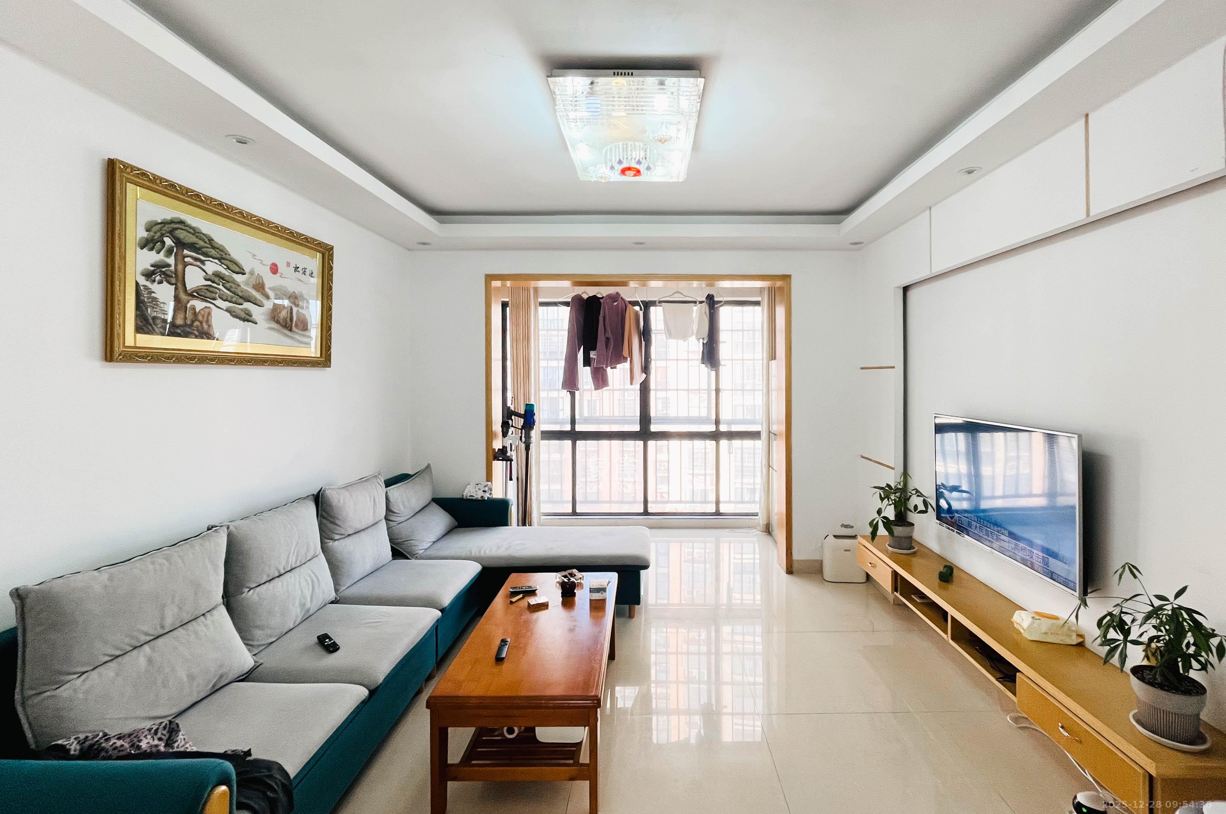 翡翠华庭  3室2厅1卫    82.0万