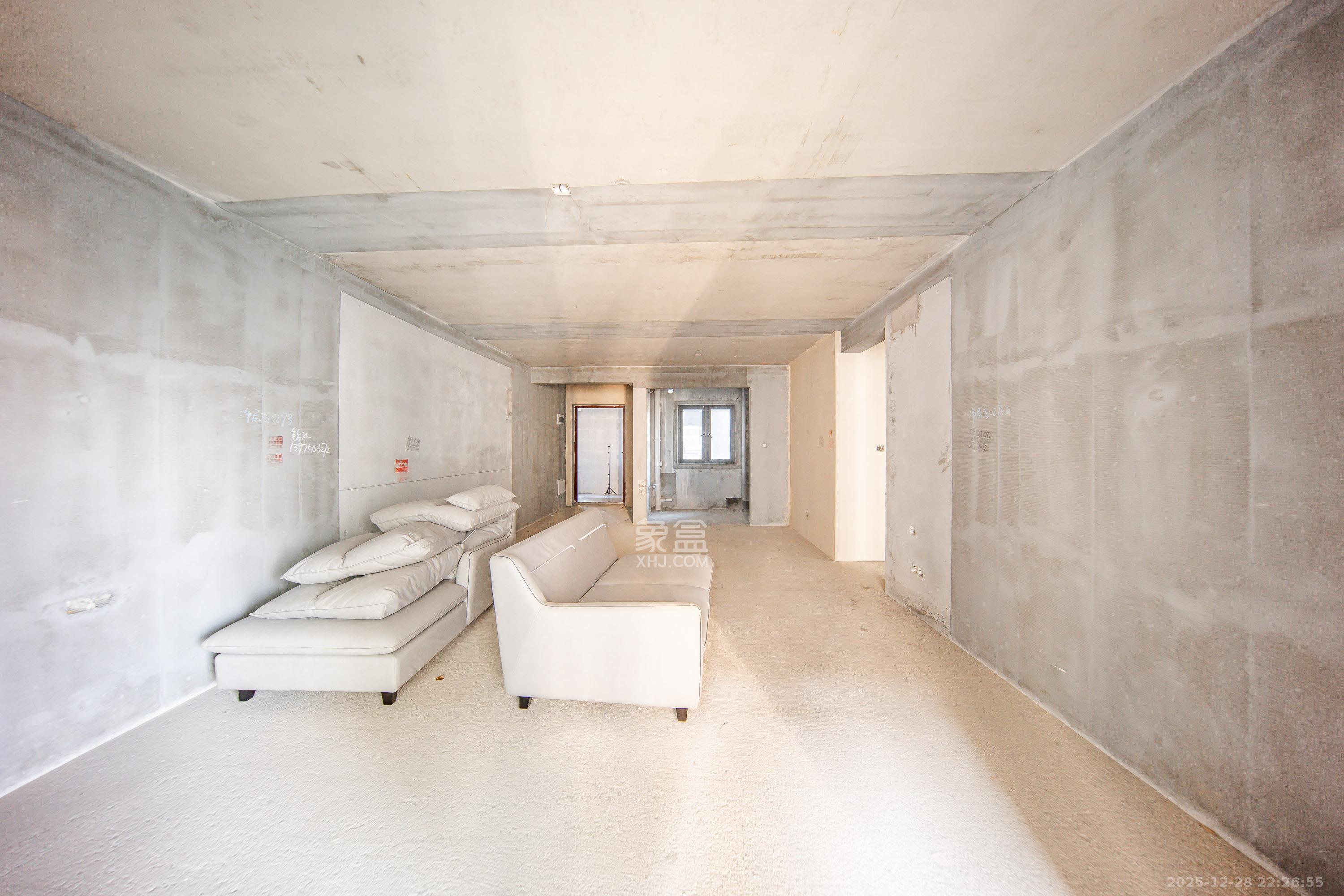 汉高学士府  4室2厅2卫    89.0万