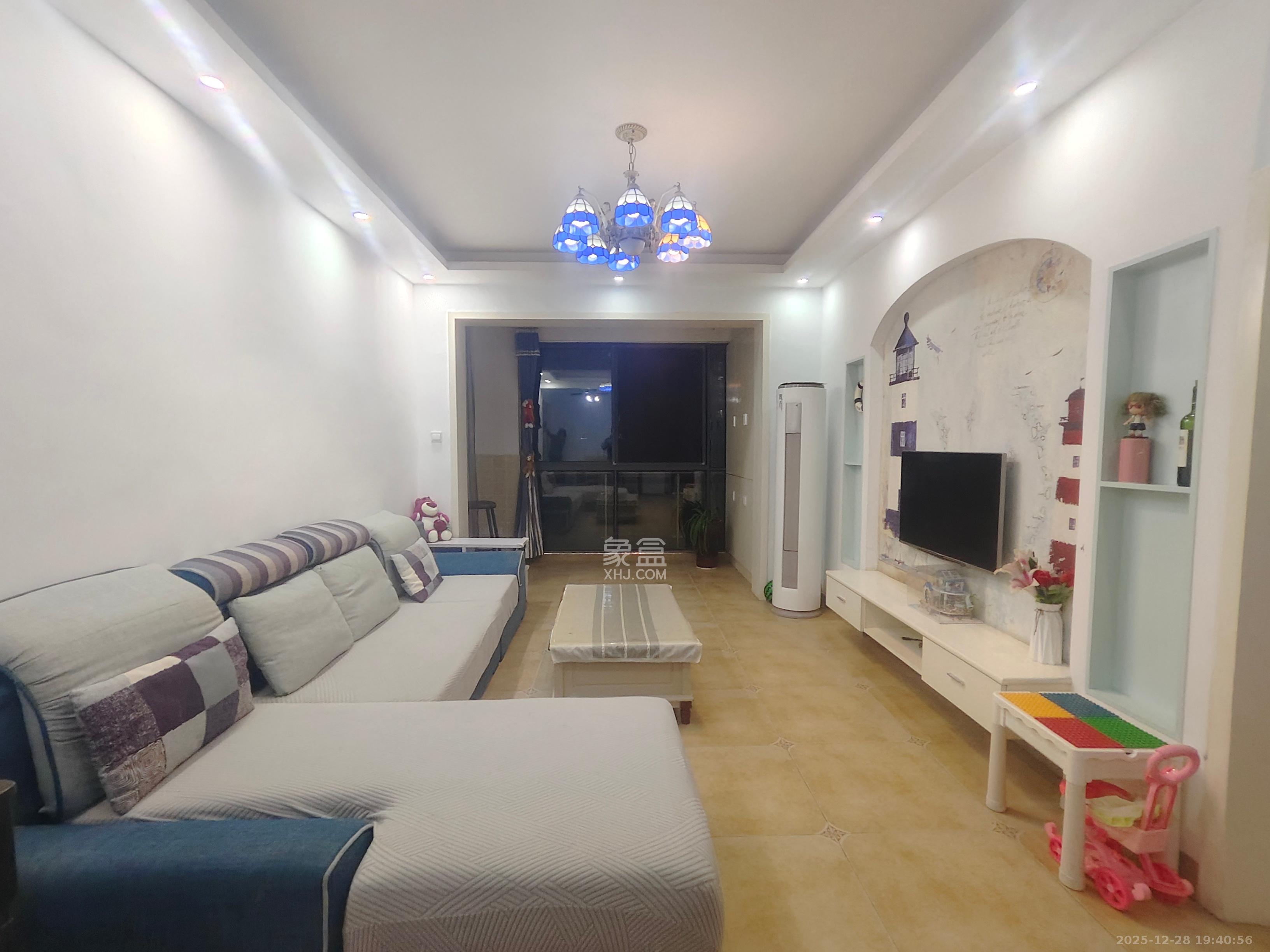 新华都万家城  2室1厅1卫    2000.0元/月