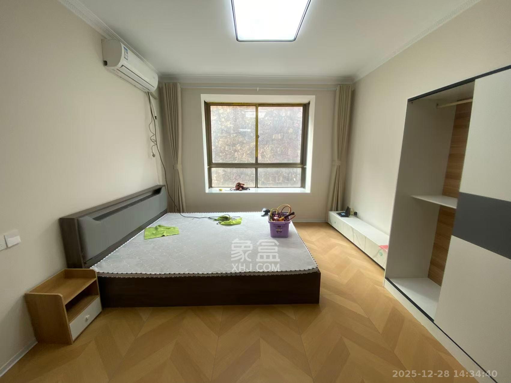 长潭佳园  1室1厅1卫    1000.0元/月