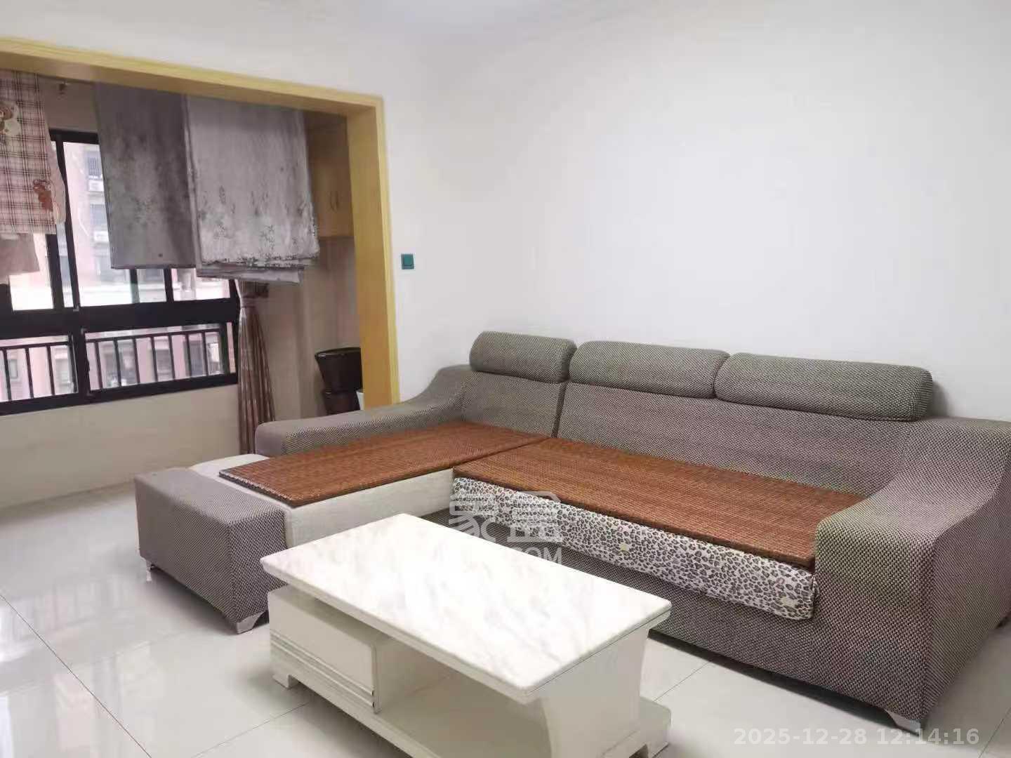 新城国际花都  3室2厅1卫    1600.0元/月