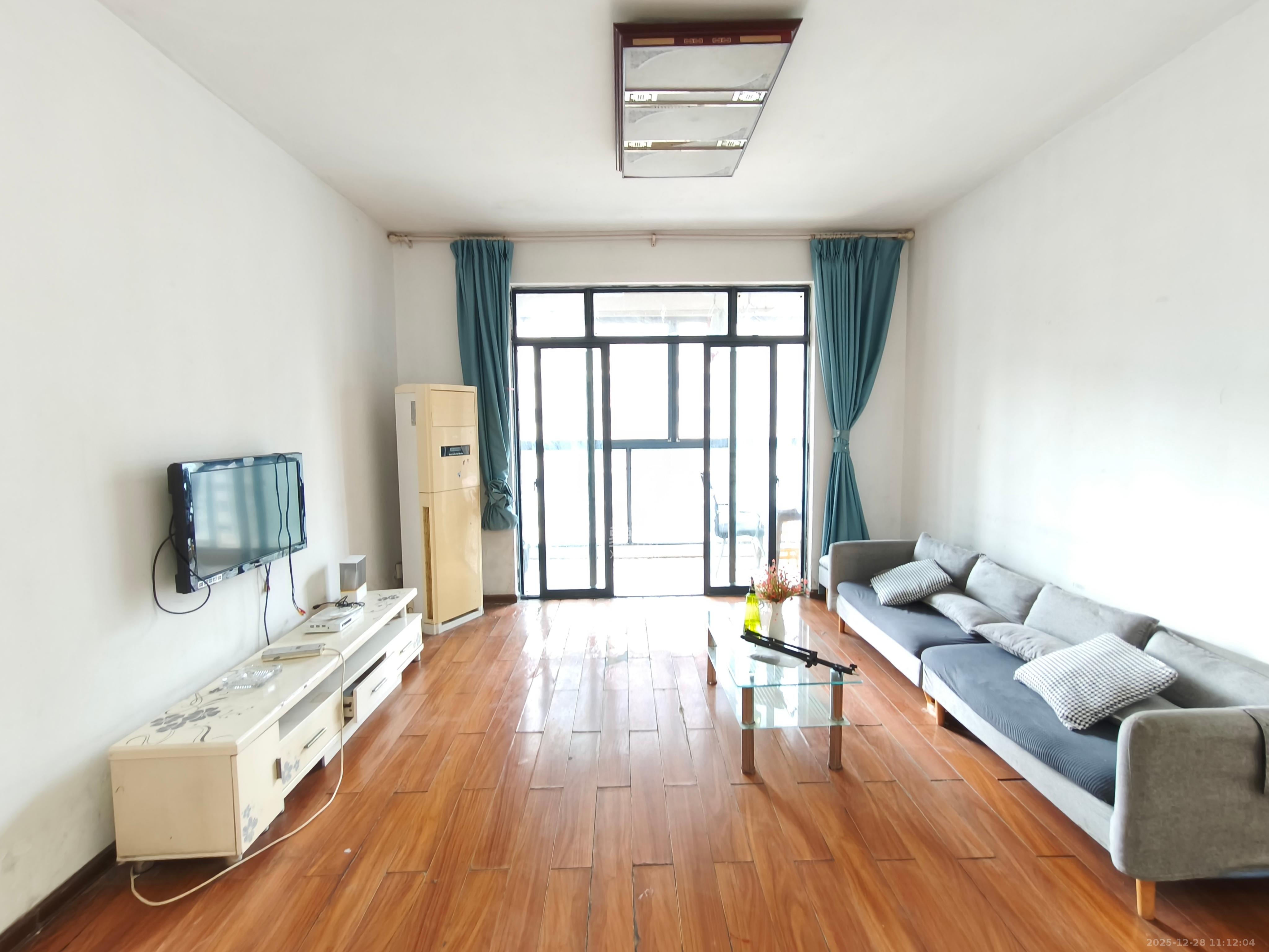 湘江世纪城映江苑  3室2厅1卫    1900.0元/月