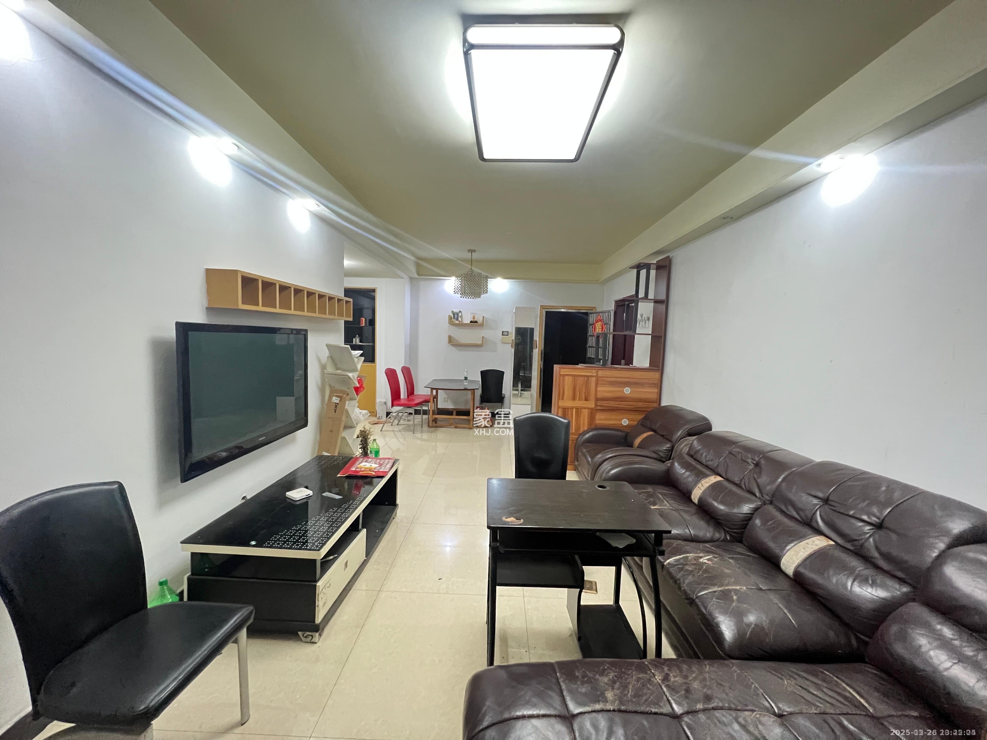 保利麓谷林语A区  1室2厅1卫    2000.0元/月