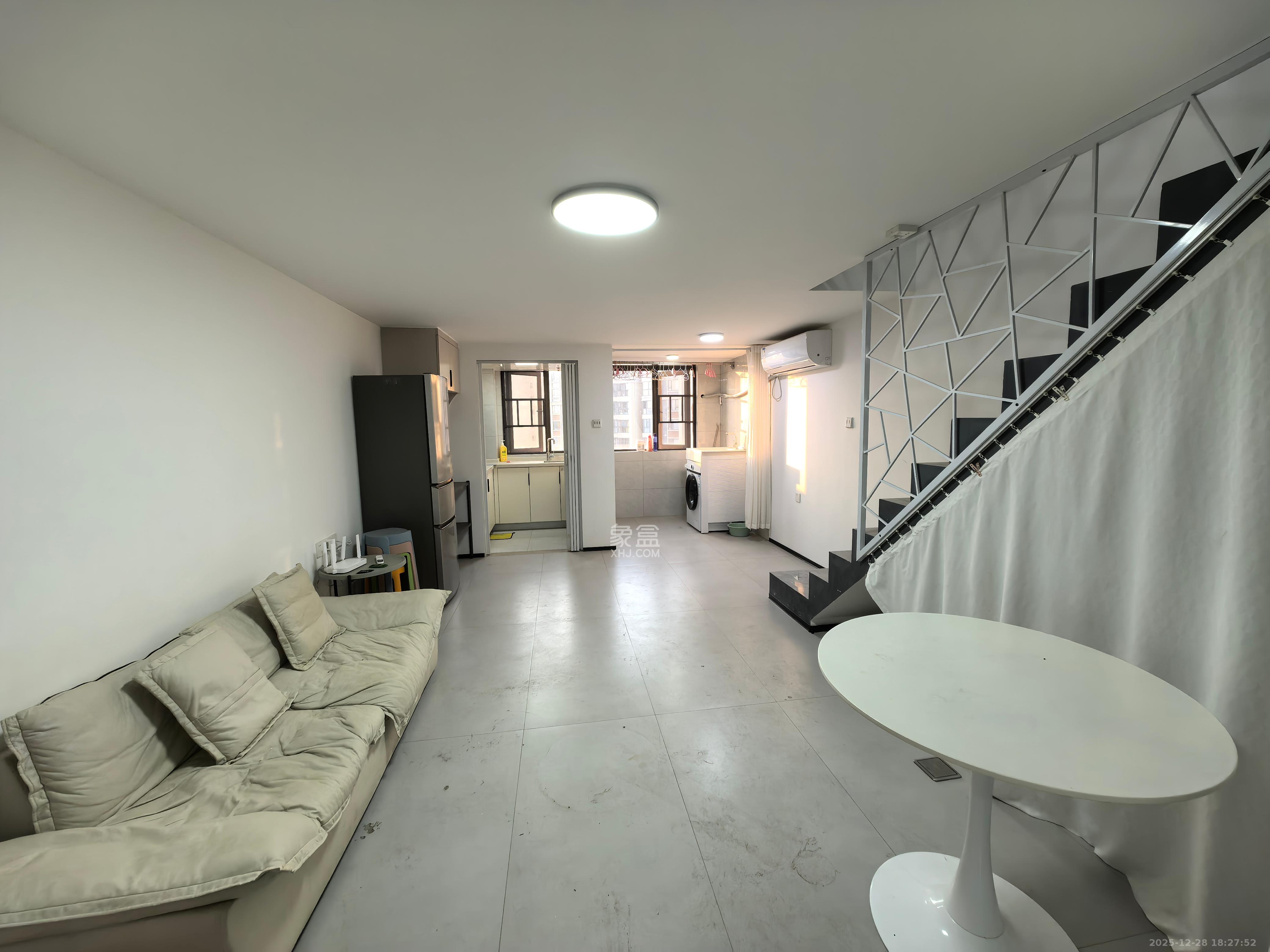 福晟钱隆国际（晟冉景苑）  2室1厅2卫    2000.0元/月