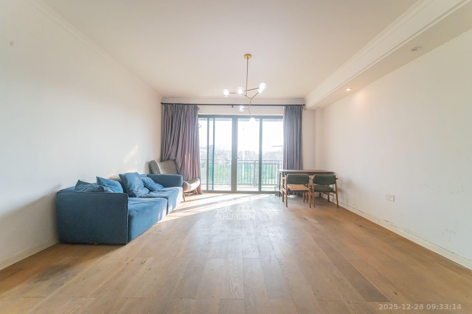 海伦春天  5室2厅1卫    6000.0元/月