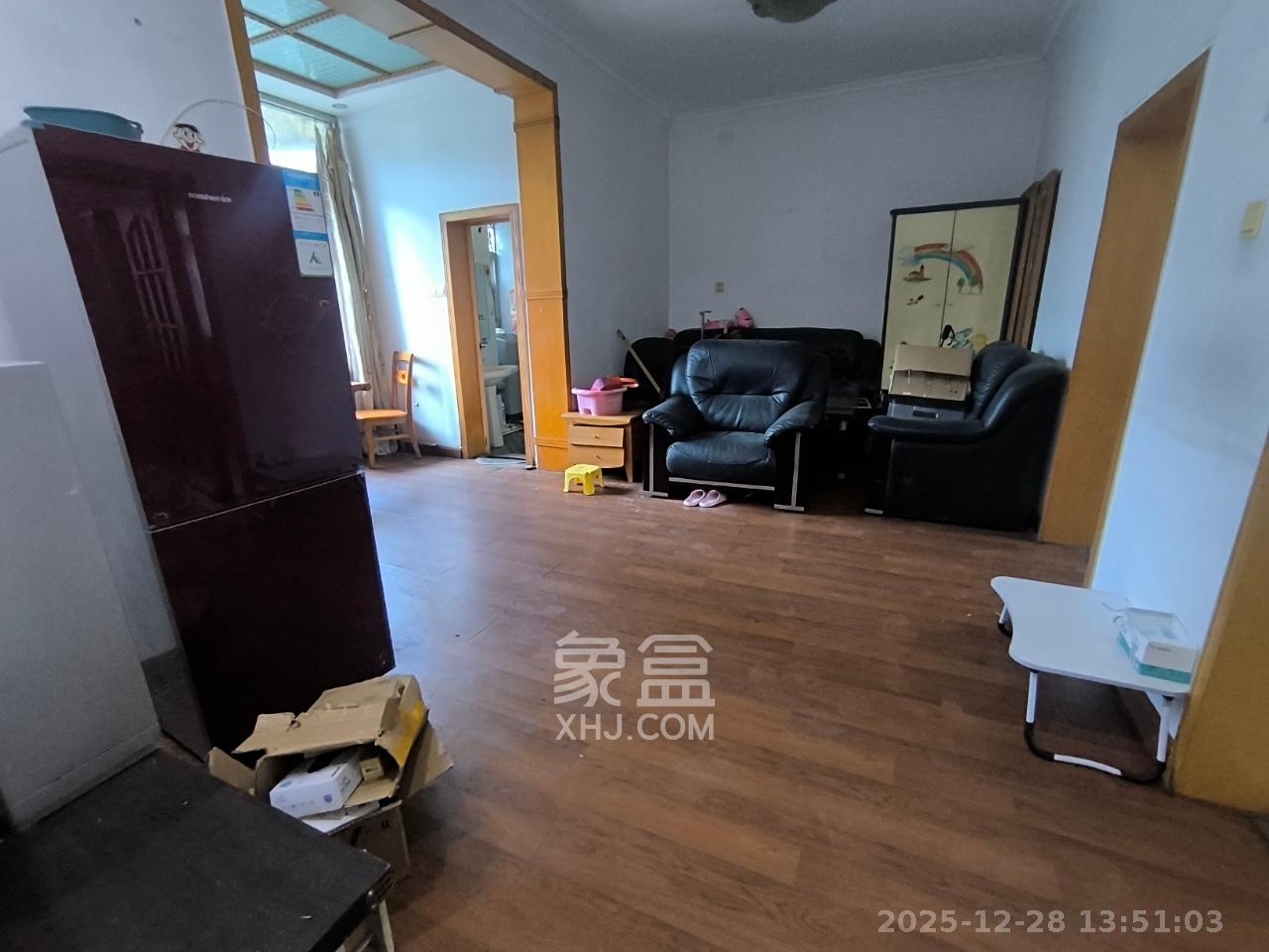 湘雅医院职工宿舍南院  2室1厅1卫    1700.0元/月