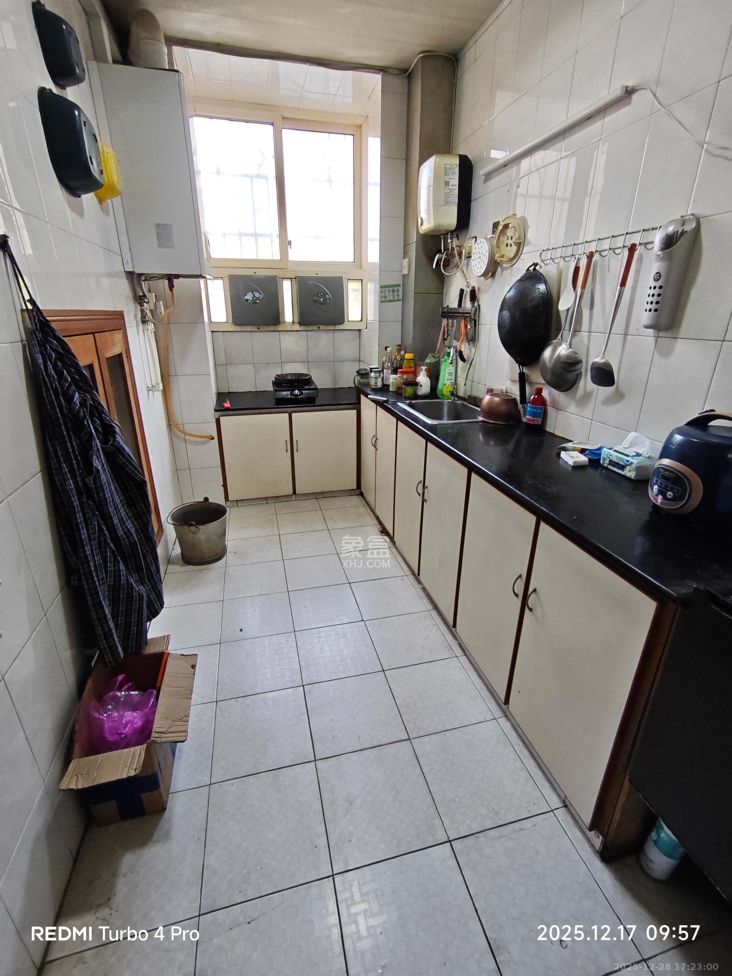 枫林路道路运政宿舍  2室2厅1卫    2000.0元/月