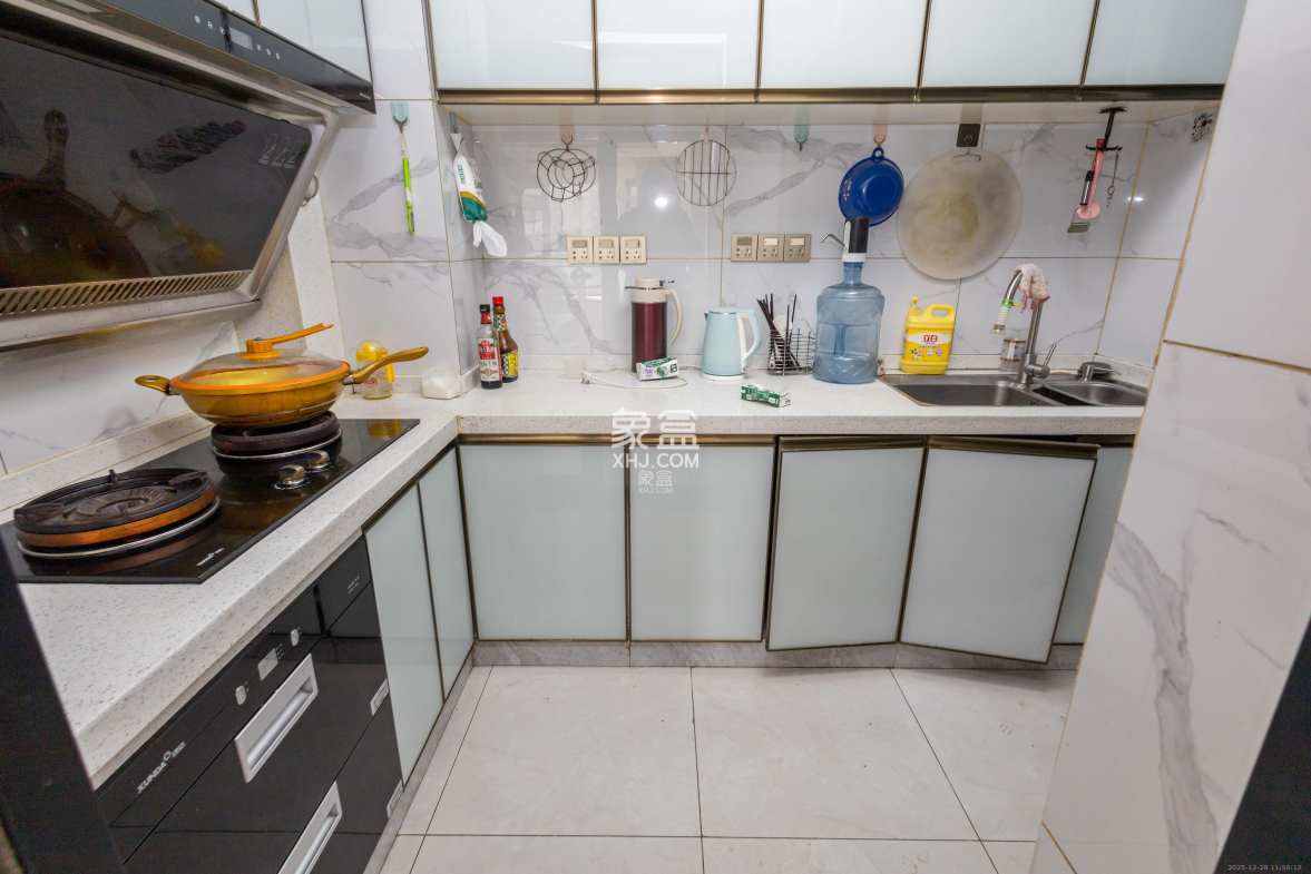 金科天悦(金科美邻汇) 3室1厅1卫 65.0万 金科天悦(金科美邻汇) 3室1厅1卫 65.0万厨房