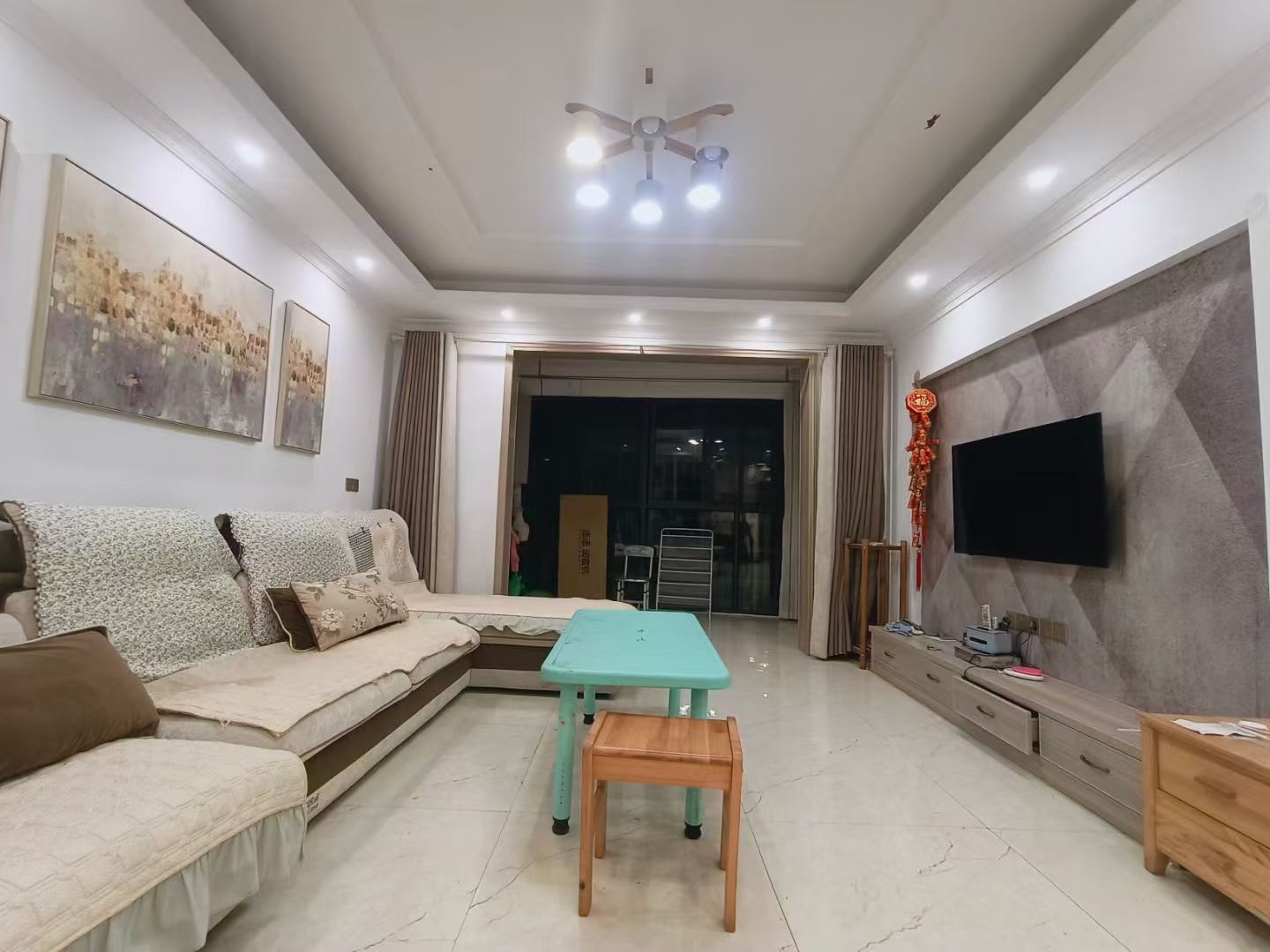 熙城春天  2室2厅1卫    1100.0元/月