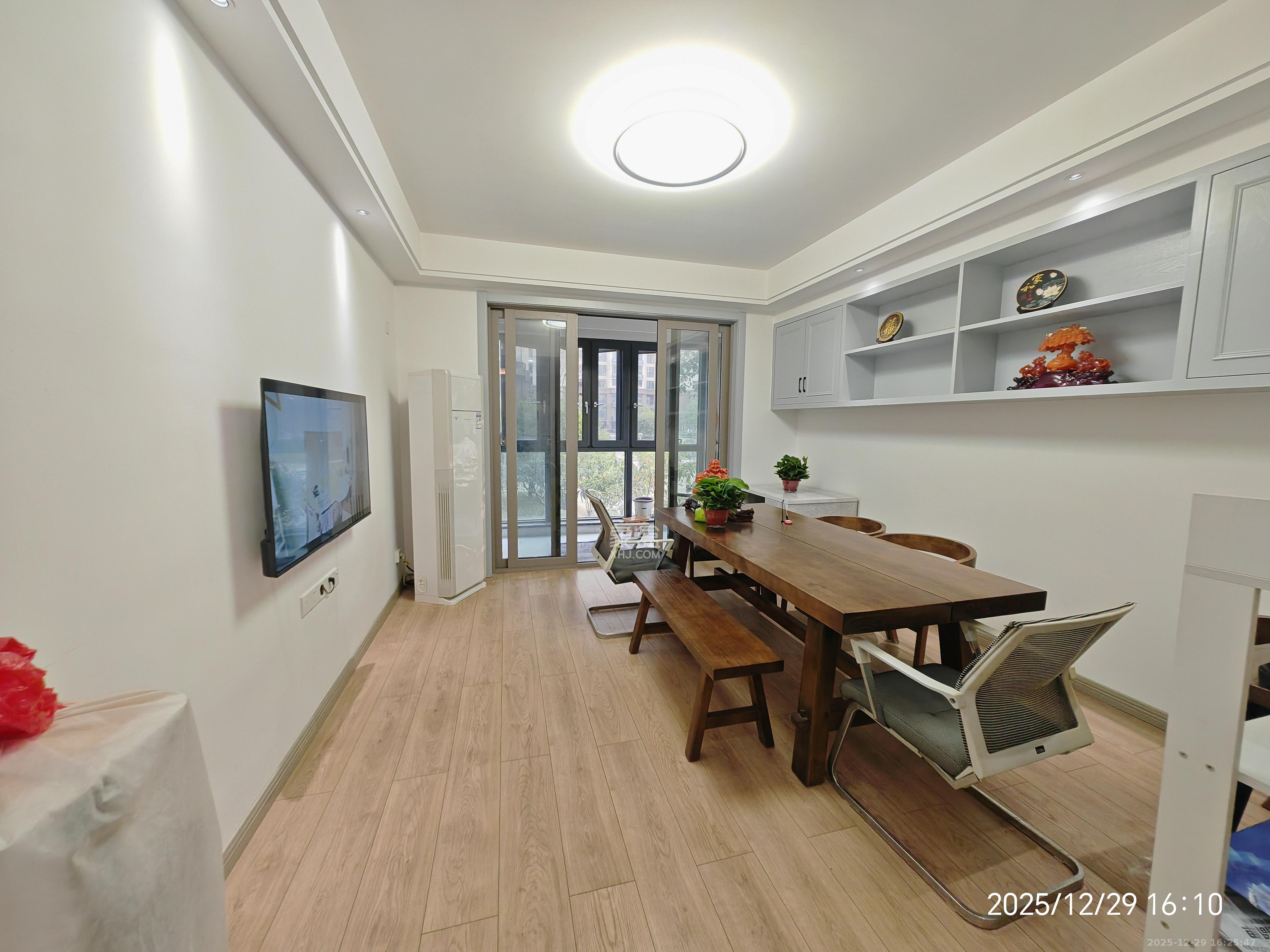 怡海星城  2室2厅1卫    2000.0元/月